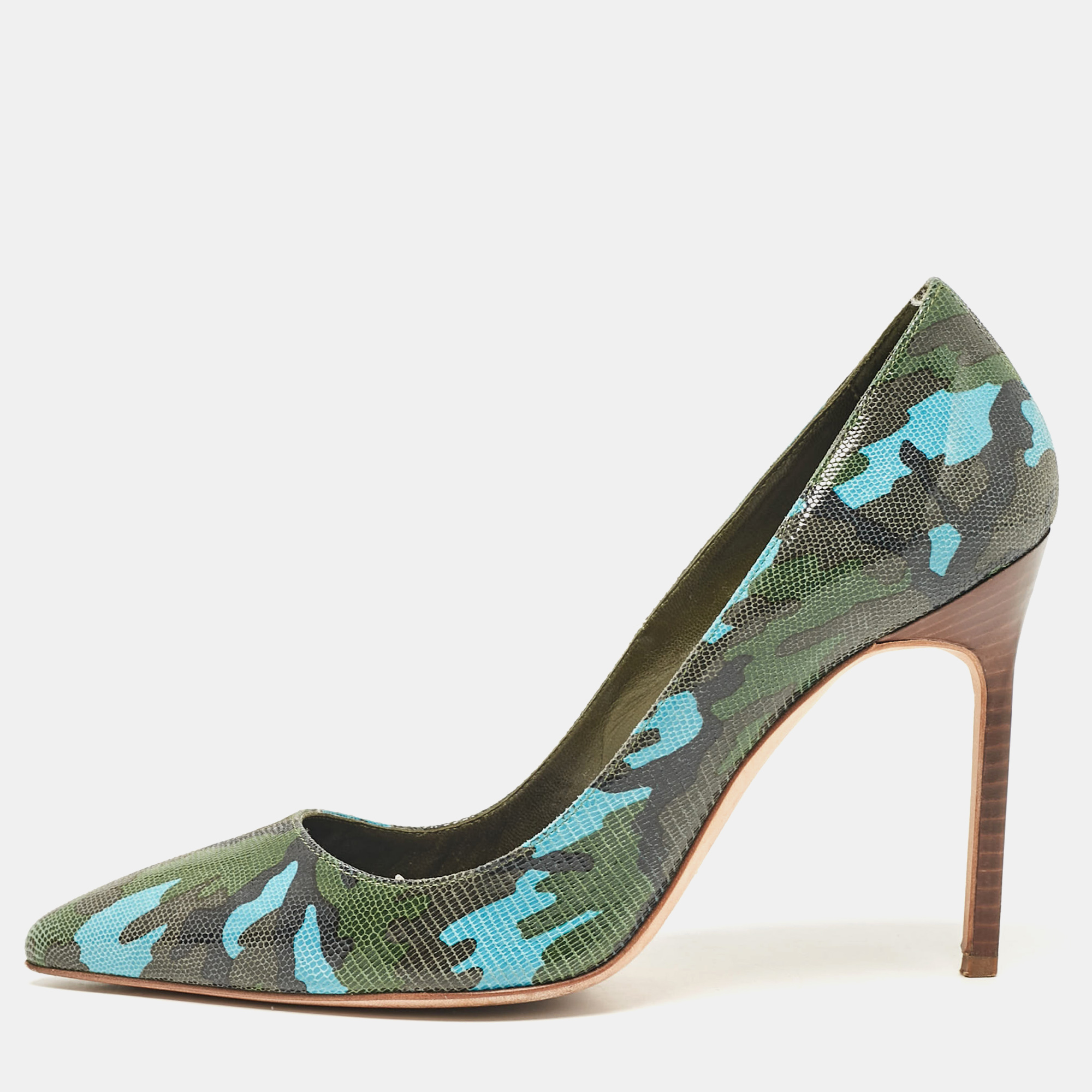 

Manolo Blahnik Tricolor Camouflage Print Embossed Lizard Pointed Toe Pumps Size, Green