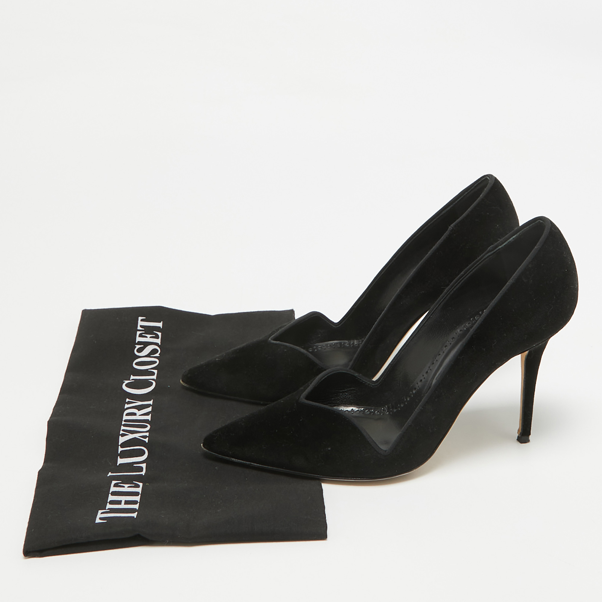 Manolo Blahnik Black Velvet Pointed Toe Pumps Size 36.5 