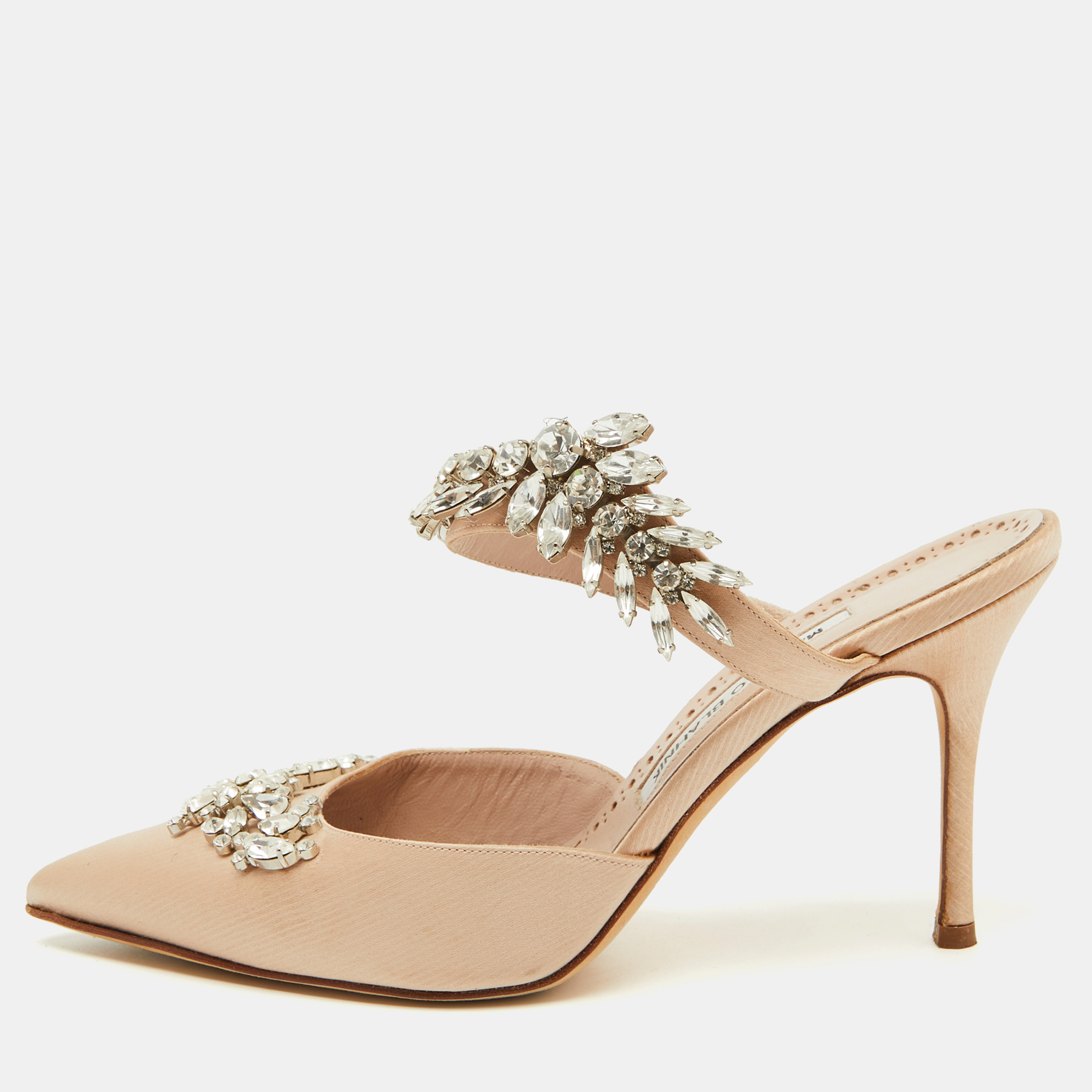 

Manolo Blahnik Beige Satin Crystal Embellished Lurum Pointed Toe Mules Size