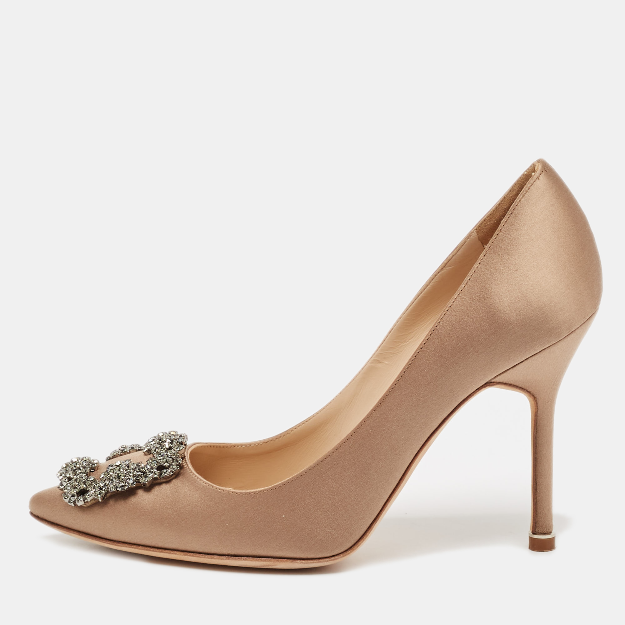 

Manolo Blahnik Beige Satin Hangisi Pumps Size