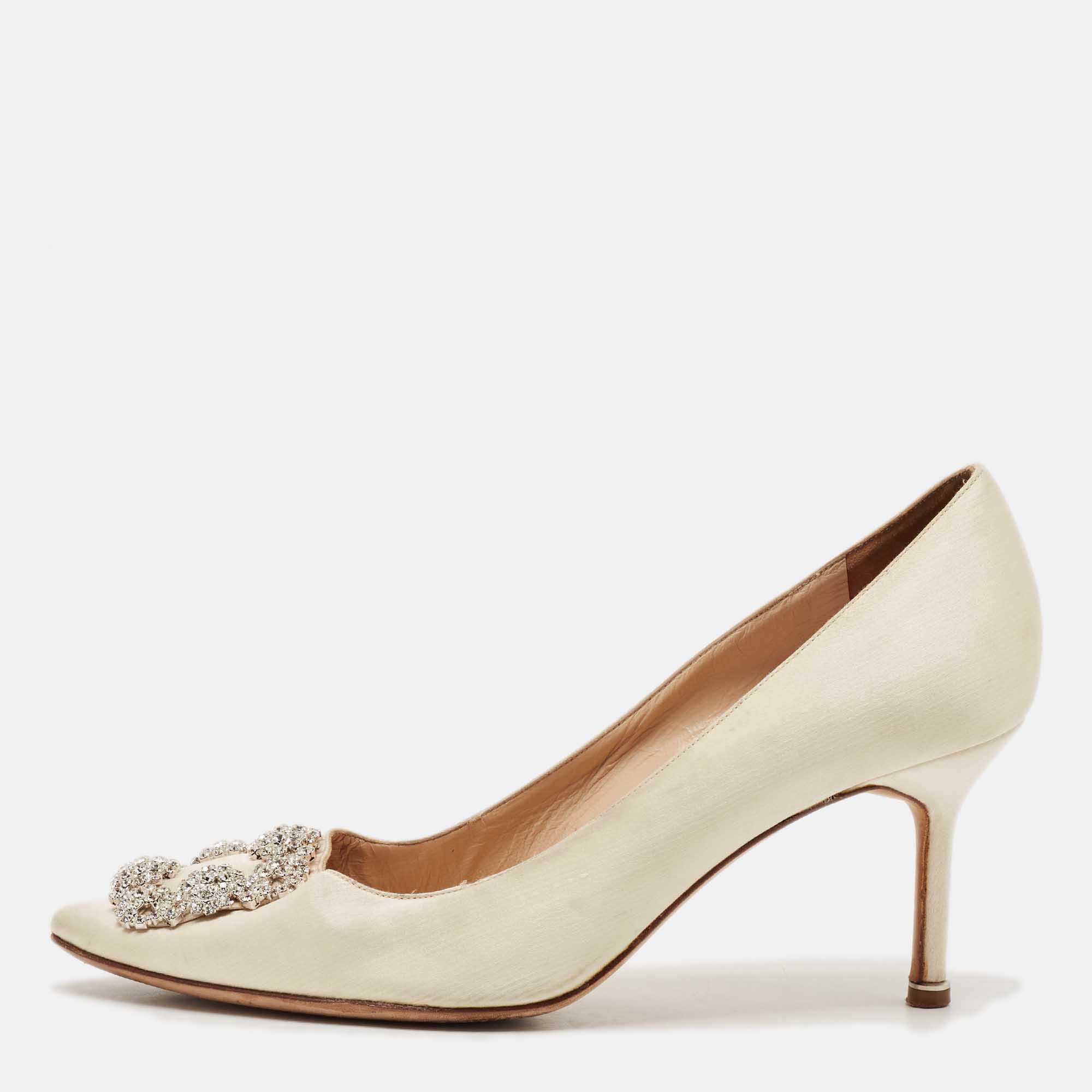 

Manolo Blahnik Off White Satin Hangisi Pumps Size