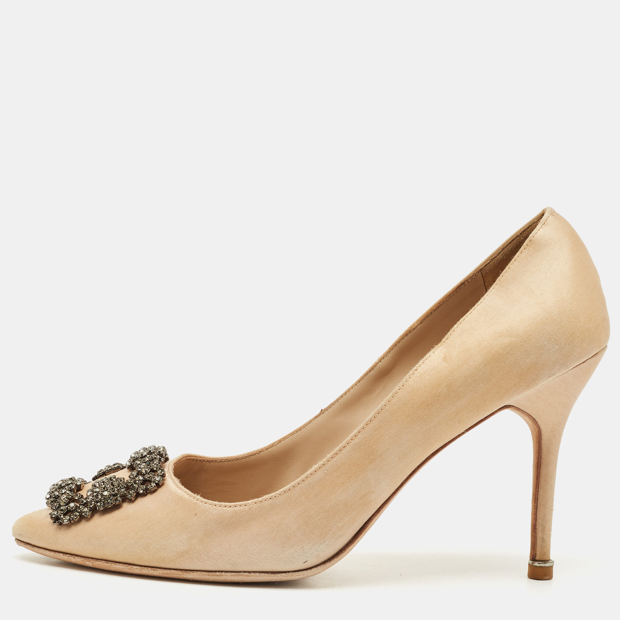 

Manolo Blahnik Beige Satin Hangisi Crystal Embellished Pumps Size