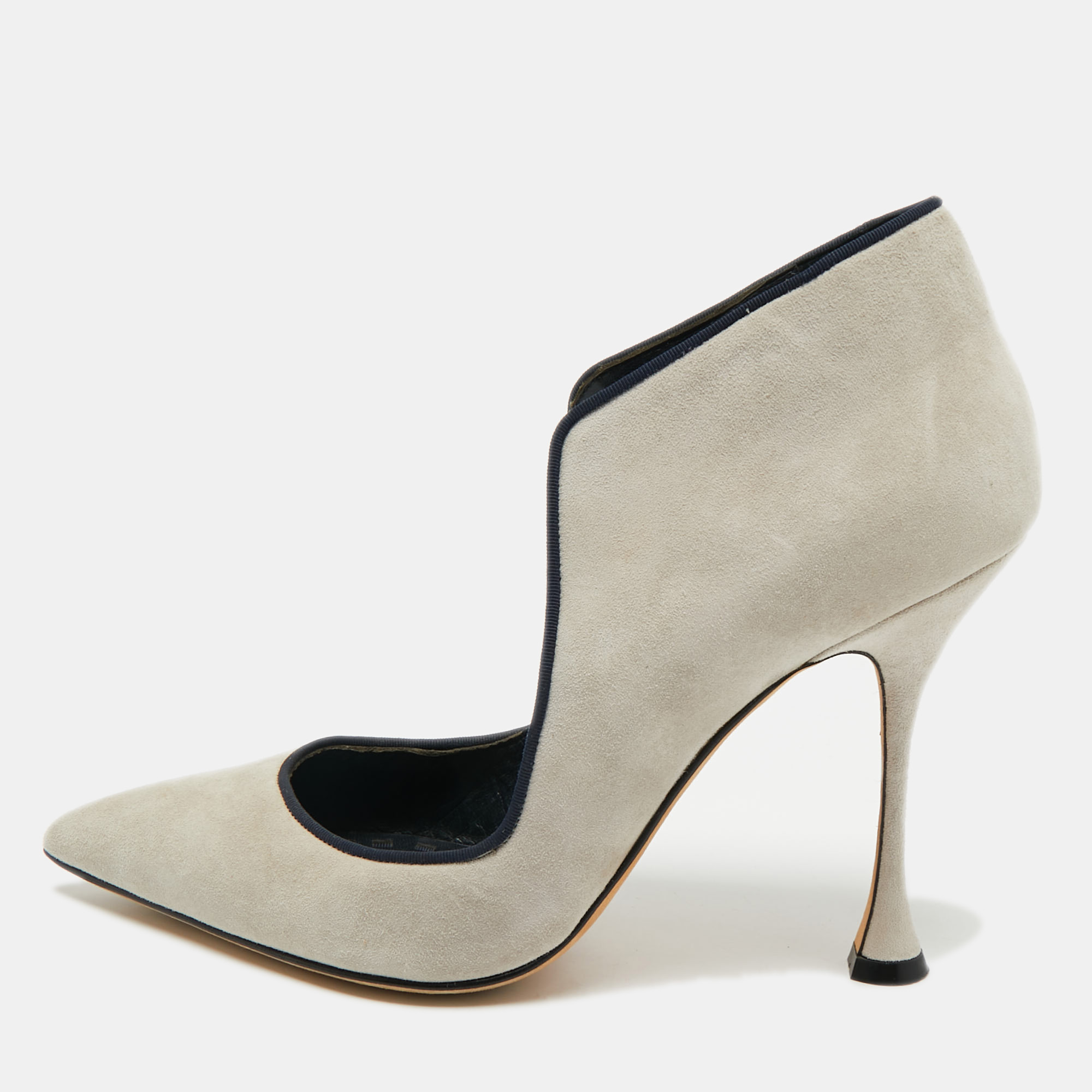 Pre-owned Manolo Blahnik Light Grey Suede Espedal Collar Pointed Toe Pumps Size 39 In Gray