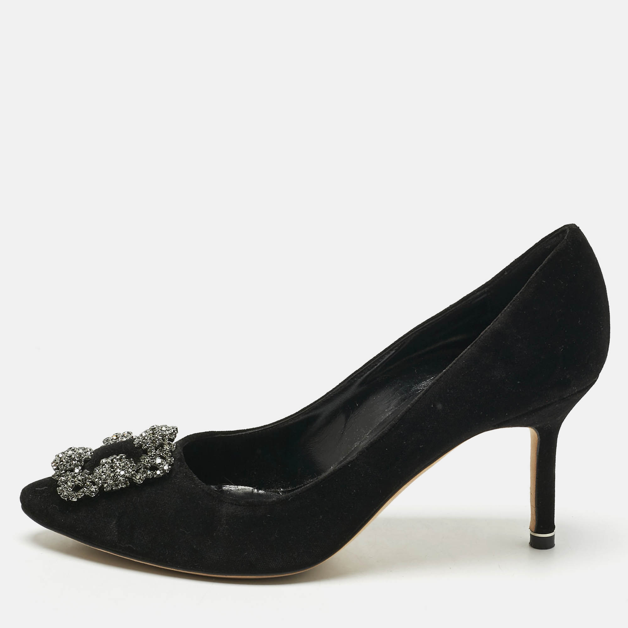

Manolo Blahnik Black Velvet Hangisi Pumps Size