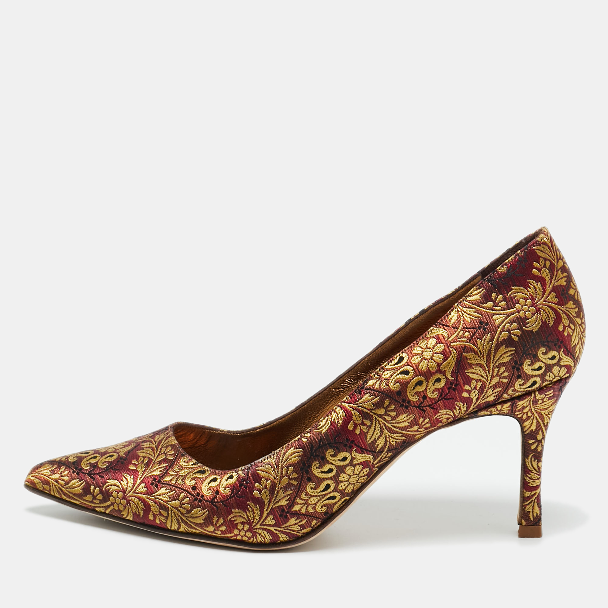 

Manolo Blahnik Multicolor Brocade Fabric BB Pointed Toe Pumps Size