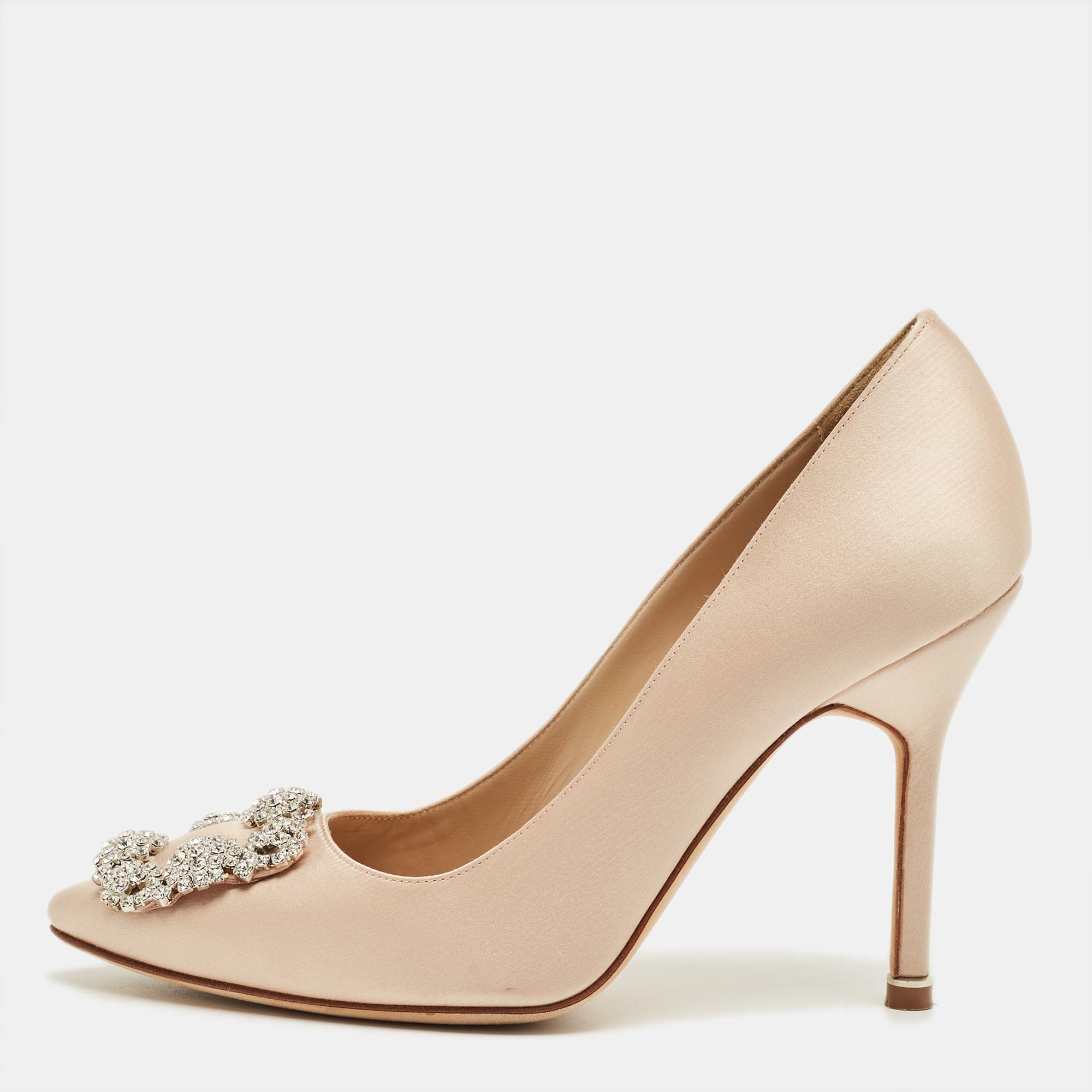 

Manolo Blahnik Beige Satin Hangisi Pumps Size