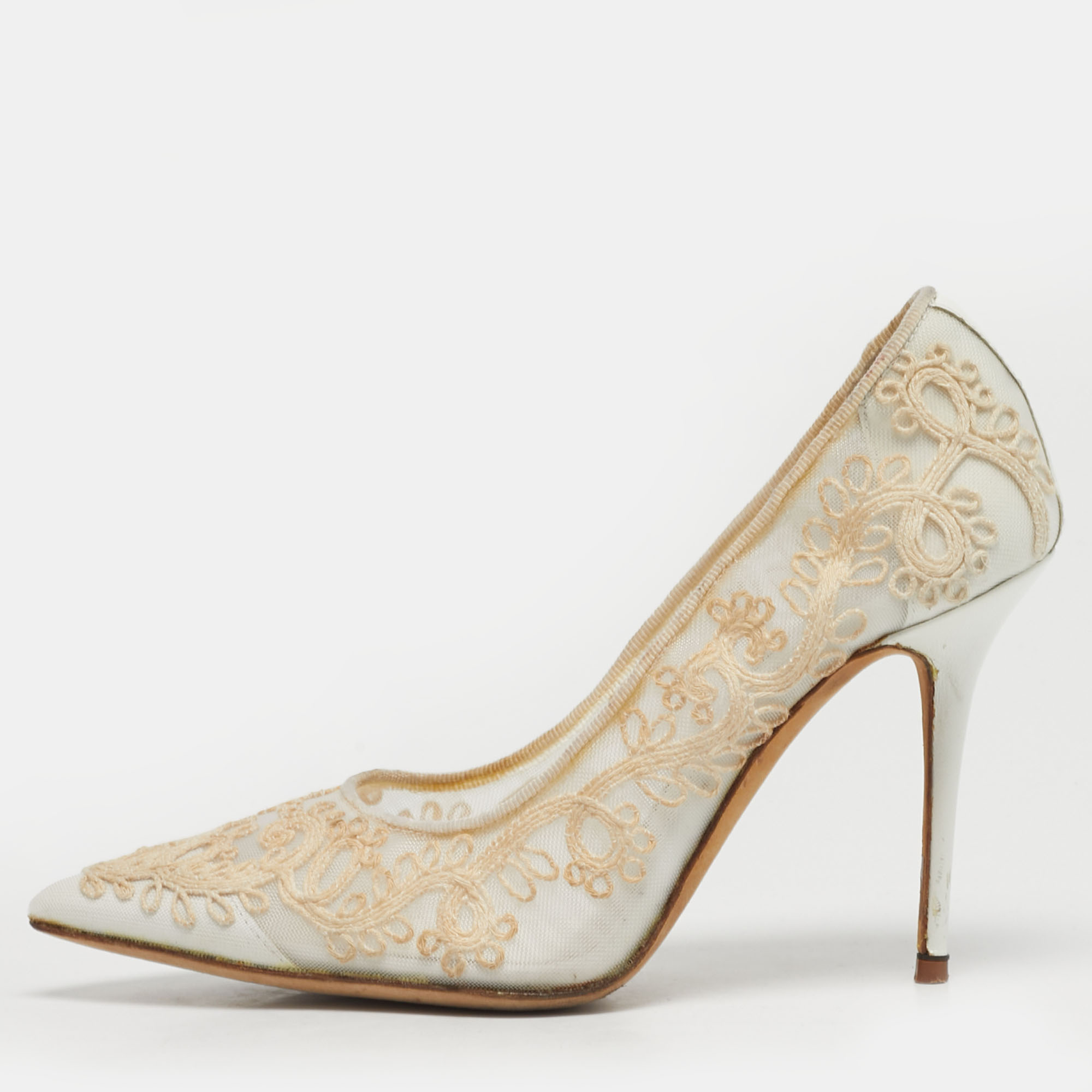 

Manolo Blahnik Salola Size  White Mesh Pumps
