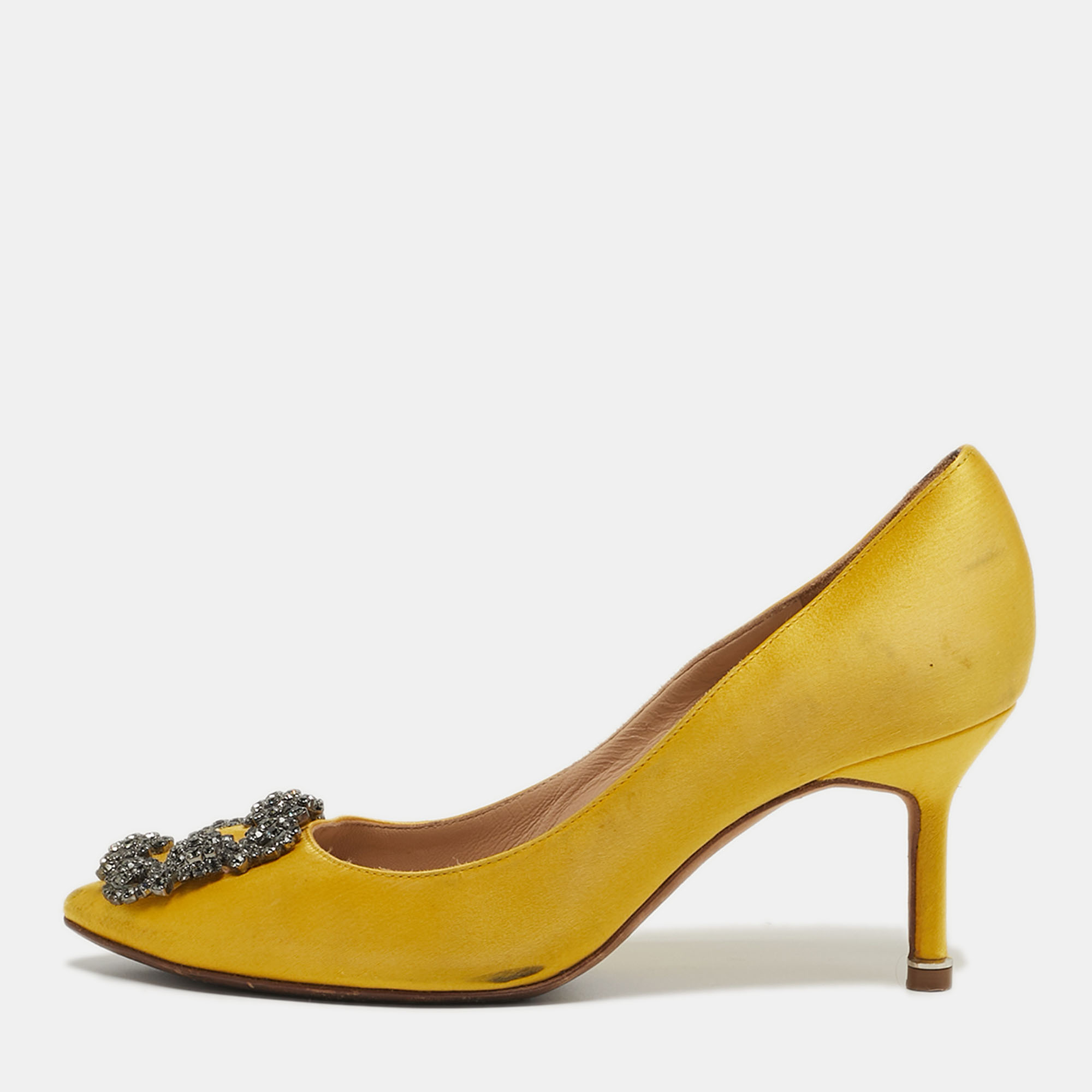 Pre-owned Manolo Blahnik Hangisi Size 35.5 Yellow Satin Pumps