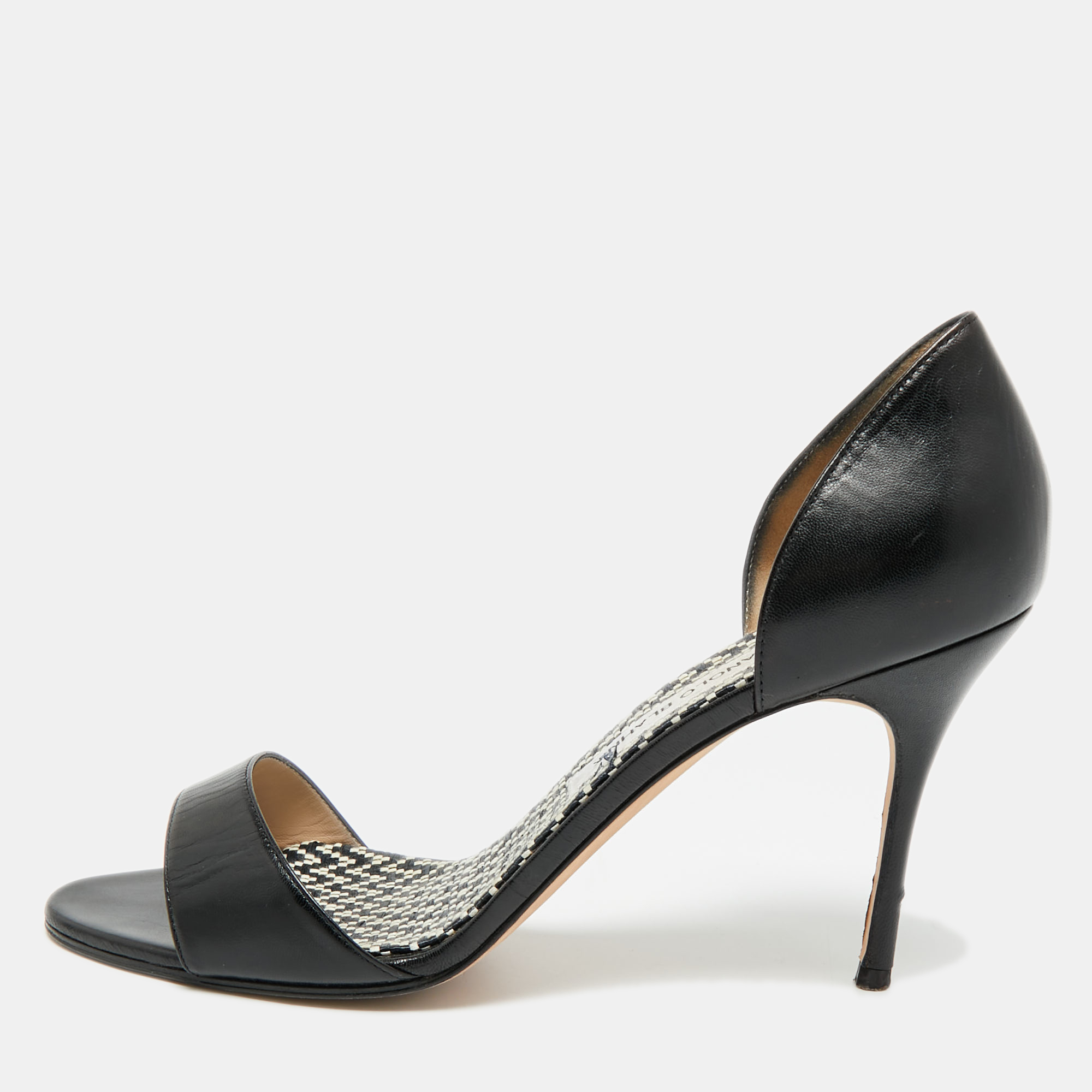 

Manolo Blahnik Fagutal 105 Size  Black Leather Pumps