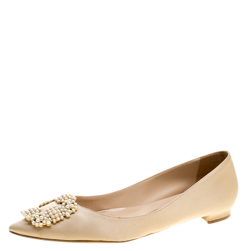 مملوكة مسبقًا Manolo Blahnik Beige Satin Hangisi Ballet Flats Size 38.5