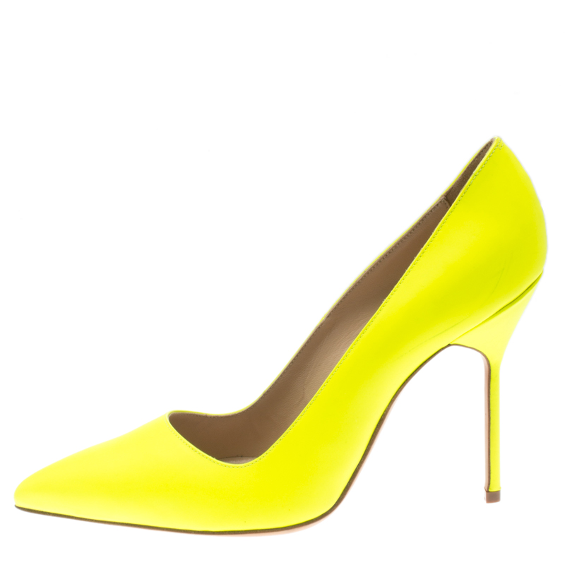 

Manolo Blahnik Neon Yellow Leather BB Pointed Toe Pumps Size
