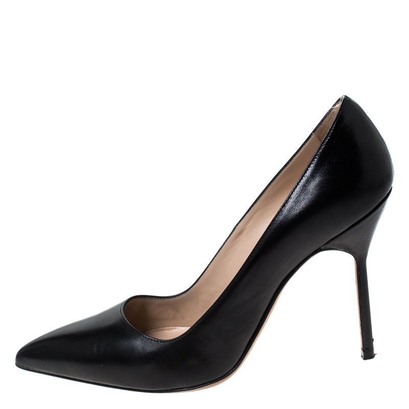 

Manolo Blahnik Black Leather BB Pointed Toe Pumps Size