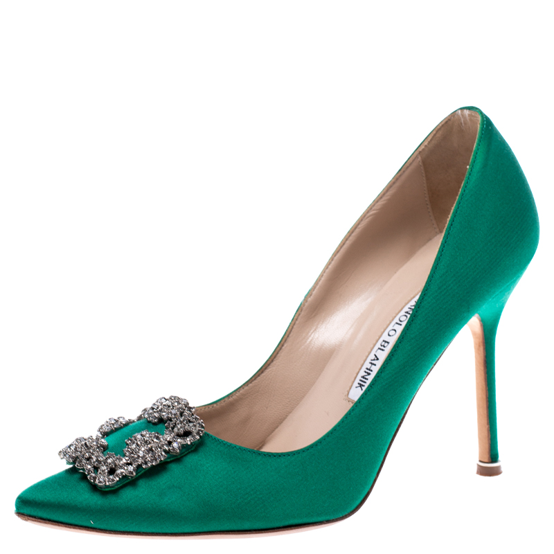 مملوكة مسبقًا Manolo Blahnik Green Satin Hangisi Crystal Embellished Pumps Size 38.5