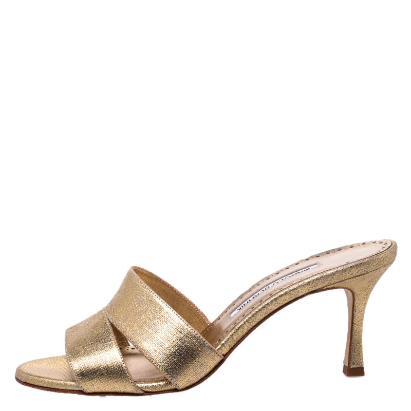 

Manolo Blahnik Metallic Gold Canvas Lacopo Open Toe Sandals Size