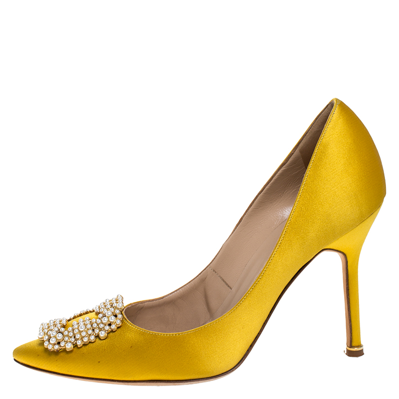 

Manolo Blahnik Yellow Satin Hangisi Embellished Pointed Toe Pumps Size