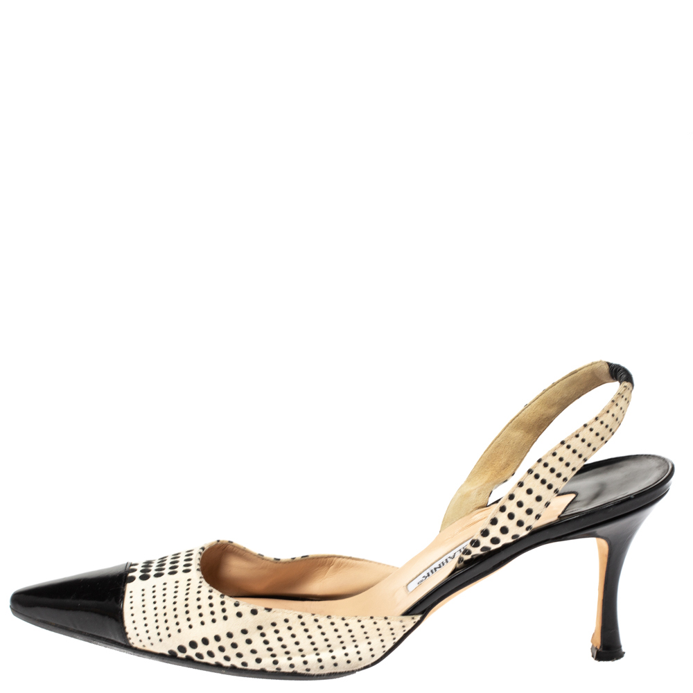 

Manolo Blahnik Black/White Fabric And Patent Cap Toe Carolyne Slingback Sandals Size