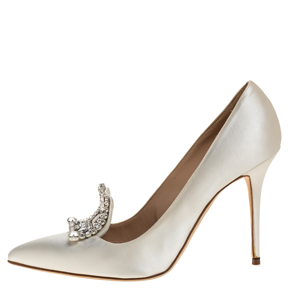 

Manolo Blahnik White Satin Crystal Embellished Borlak Pumps Size