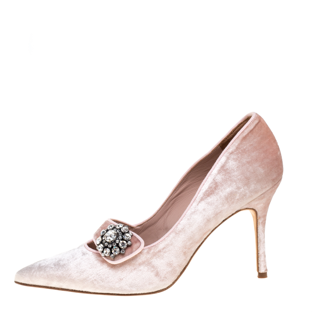 

Manolo Blahnik Pink Velvet Decebalo Pointed Toe Pumps Size