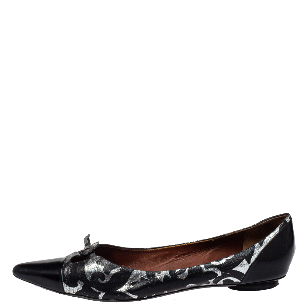 

Marc Jacobs Black/Silver Patent And Leather Pointed Bow Ballet Flats Size