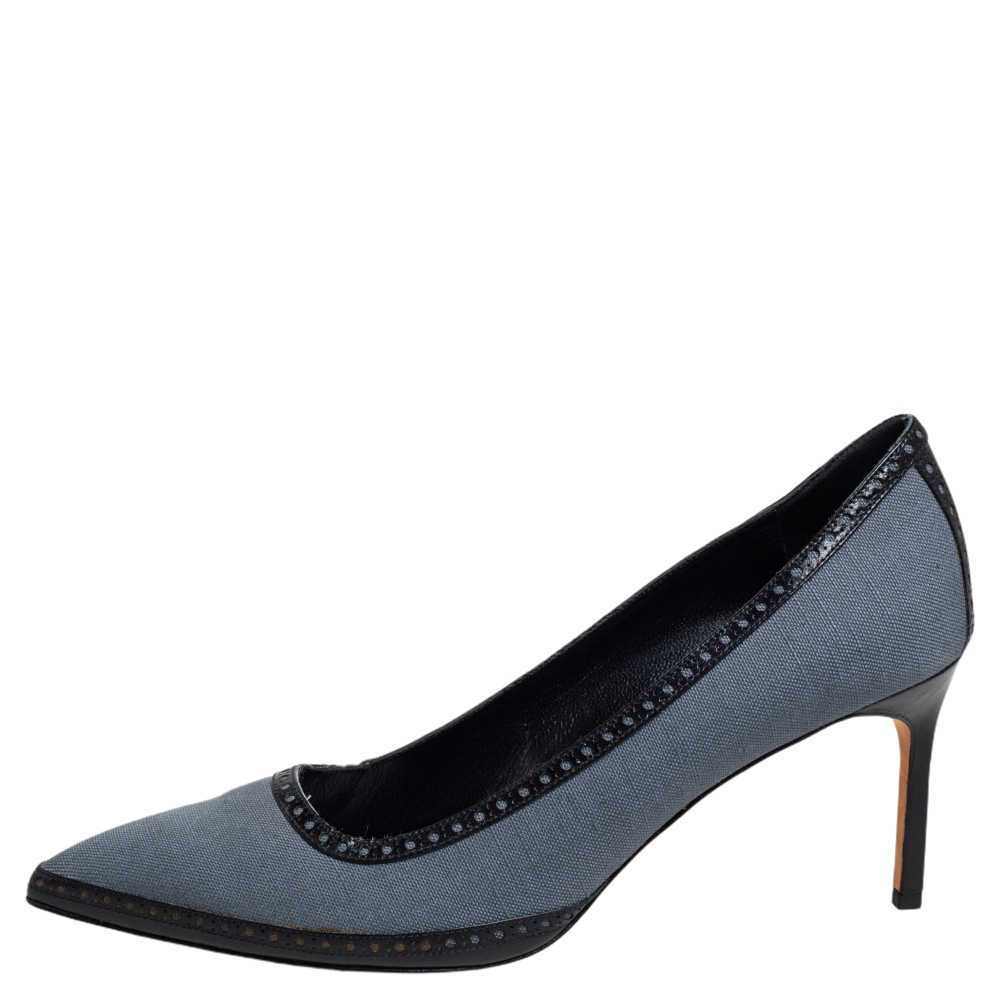 

Manolo Blahnik Grey Canvas Brogue Trim Pointed Toe Pumps Size