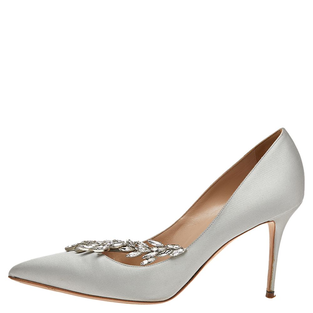 

Manolo Blahnik Grey Satin Jewel Nadira Pointed Toe Pumps Size