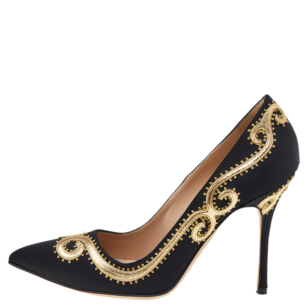 

Manolo Blahnik Black Satin Embroidered Pointed Toe Pumps Size