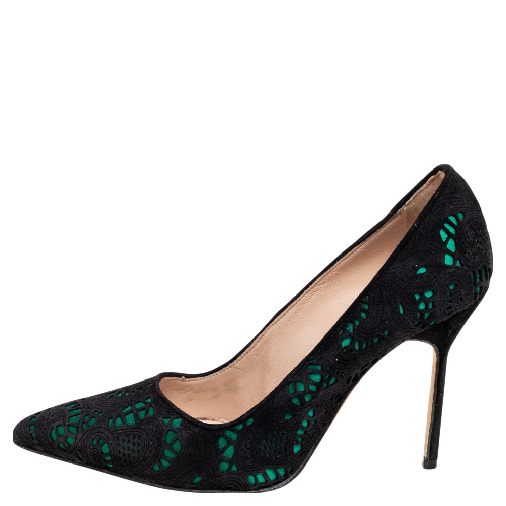 

Manolo Blahnik Black/Green Laser-Cut Suede and Satin Bborli Pointed-Toe Pumps Size