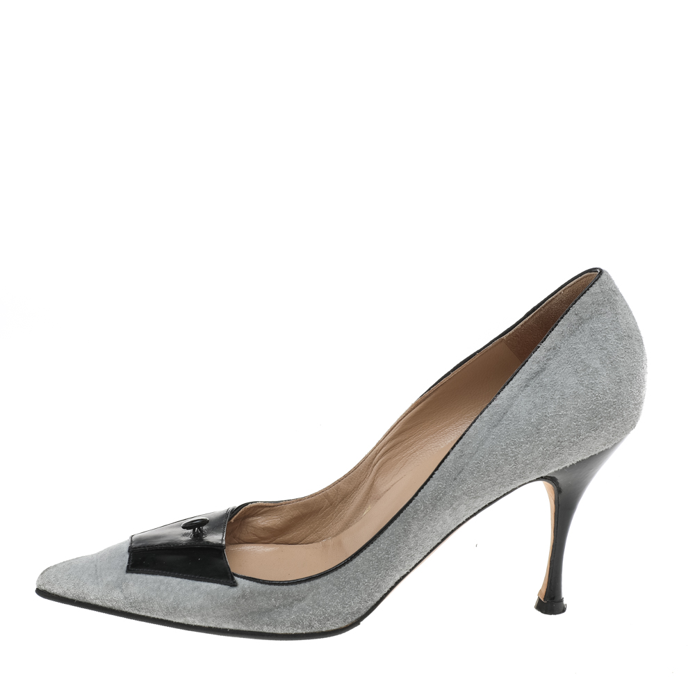 

Manolo Blahnik Grey/Black Suede And Patent Leather Button Embellished Pointed Toe Pumps Size