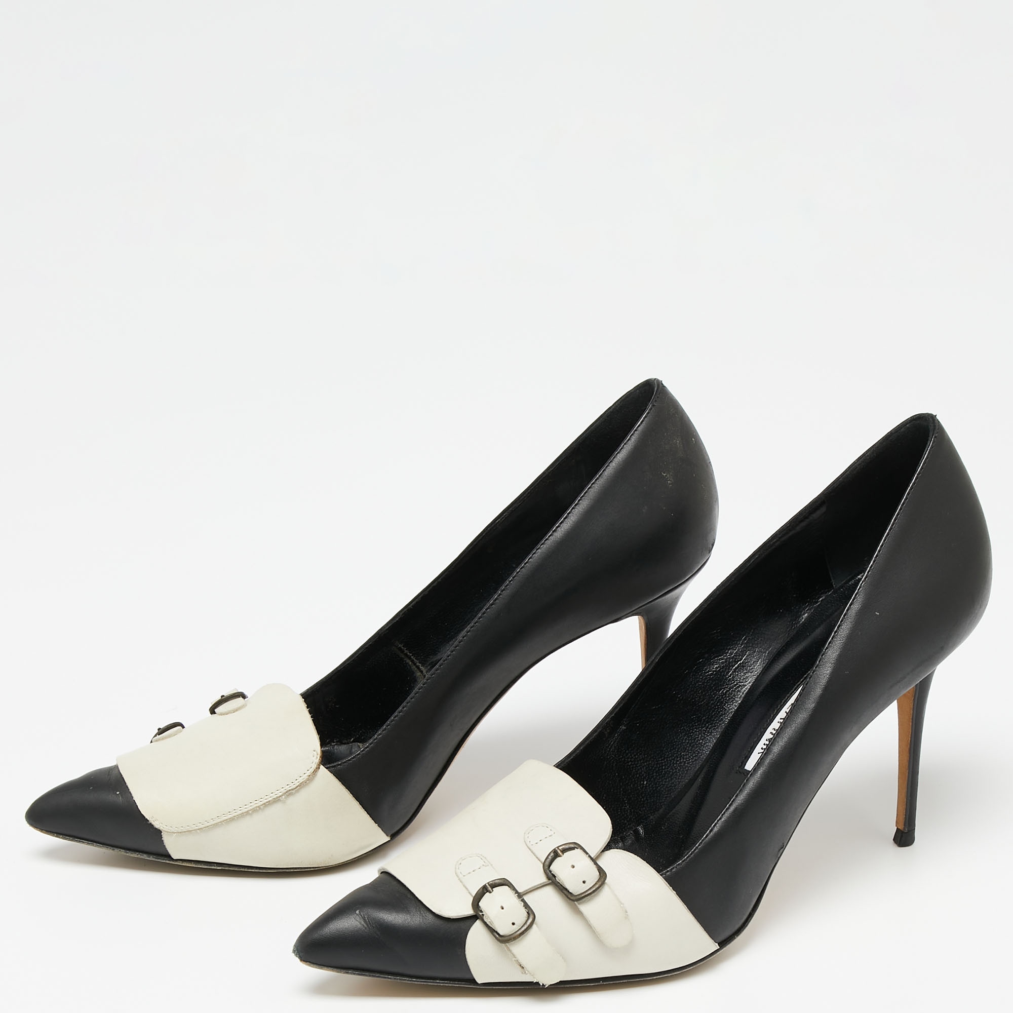 

Manolo Blahnik Black/Off-White Leather Pointed-Toe Pumps Size