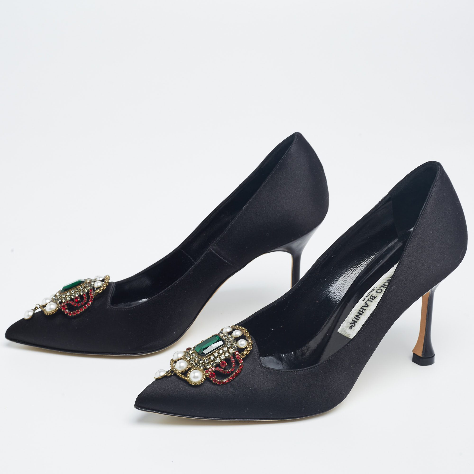 

Manolo Blahnik Black Satin Embellished Pointed Toe Pumps Size