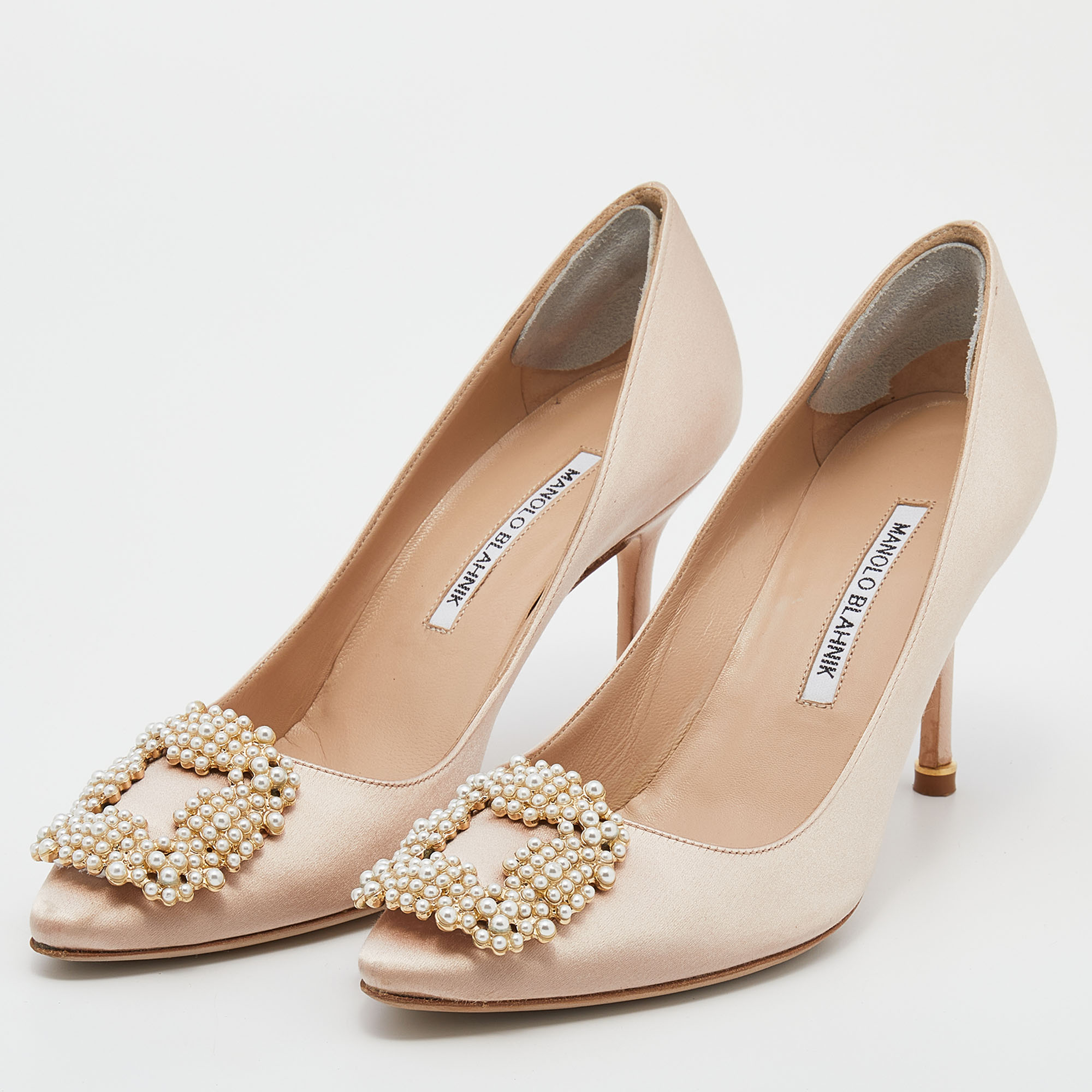 

Manolo Blahnik Beige Satin Hangisi Pointed Toe Pumps Size