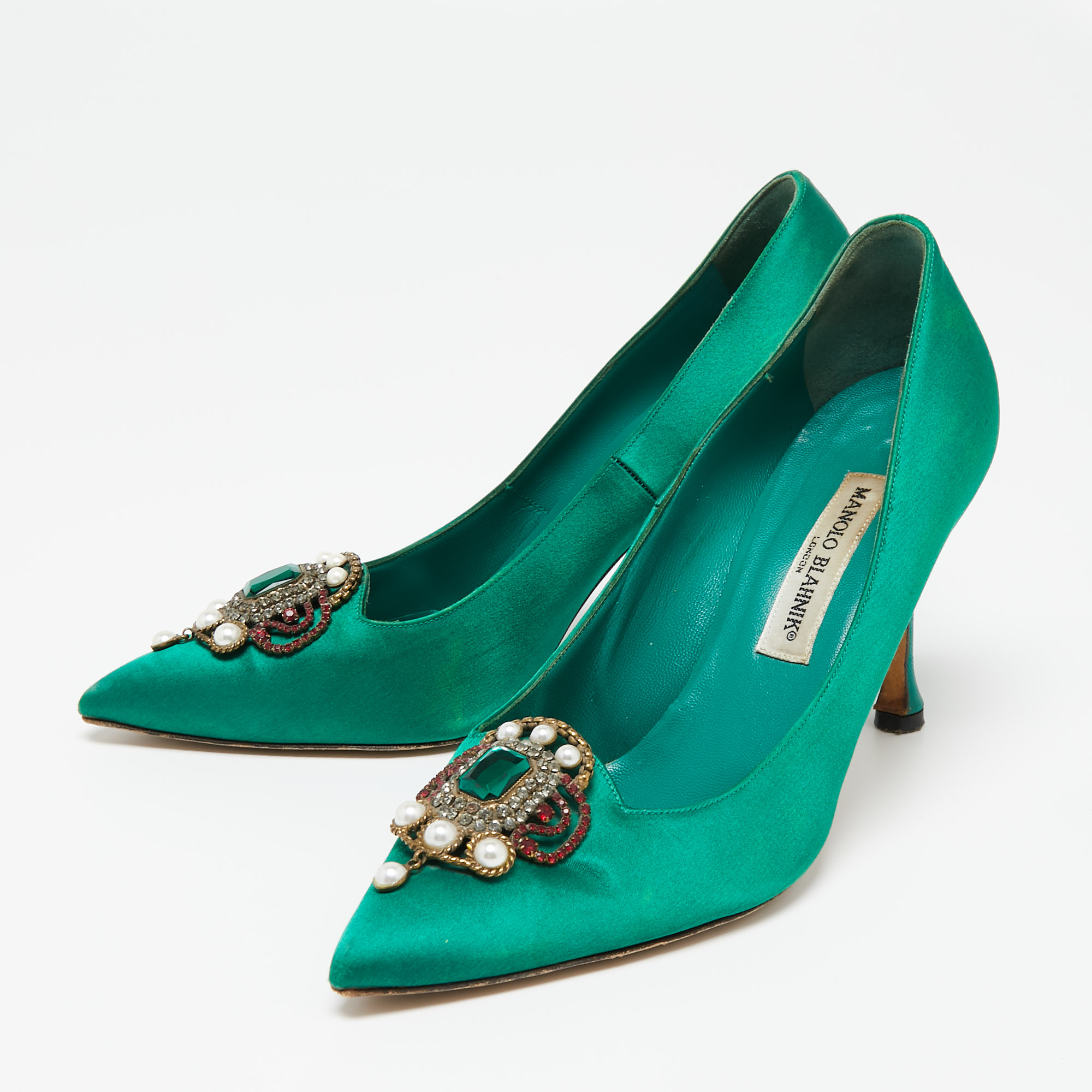 

Manolo Blahnik Green Satin Eufrasia Pointed Toe Pumps Size