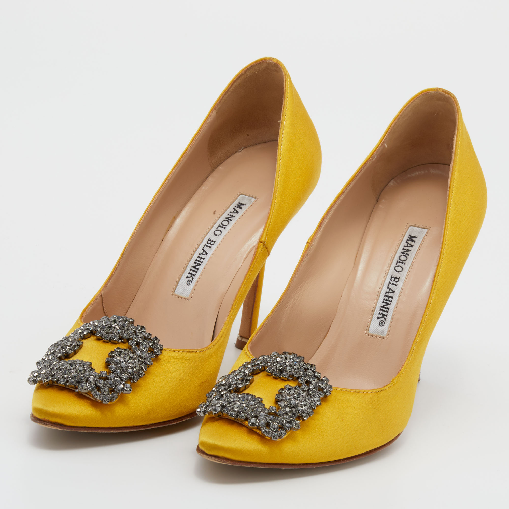 

Manolo Blahnik Yellow Satin Hangisi Crystal Embellished Pumps Size