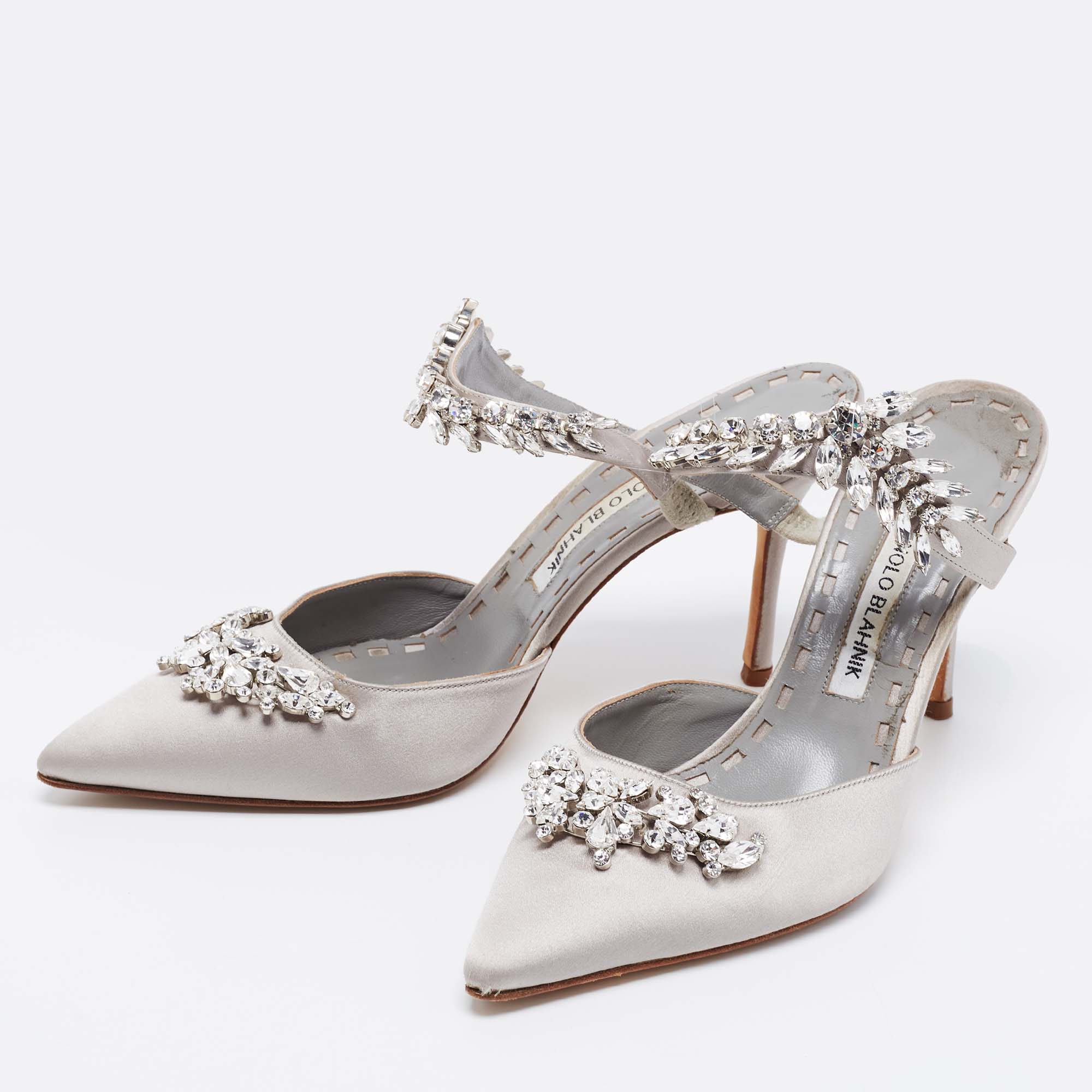 

Manolo Blahnik Grey Crystal Embellished Satin Lurum Mule Sandals Size