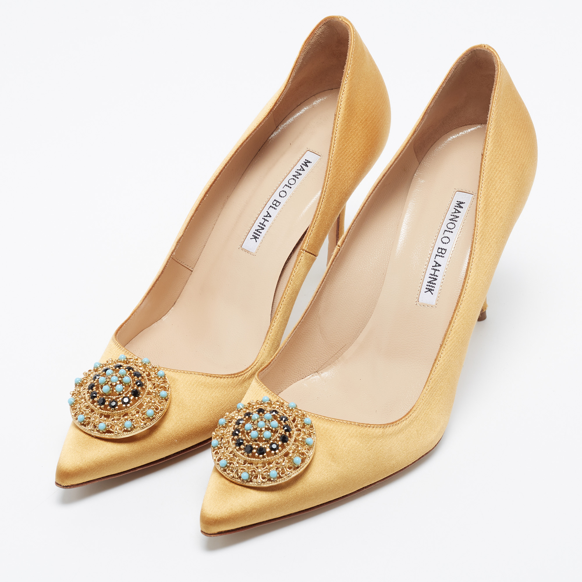 

Manolo Blahnik Yellow Satin Jewel Embellished Pointed Toe Pumps Size