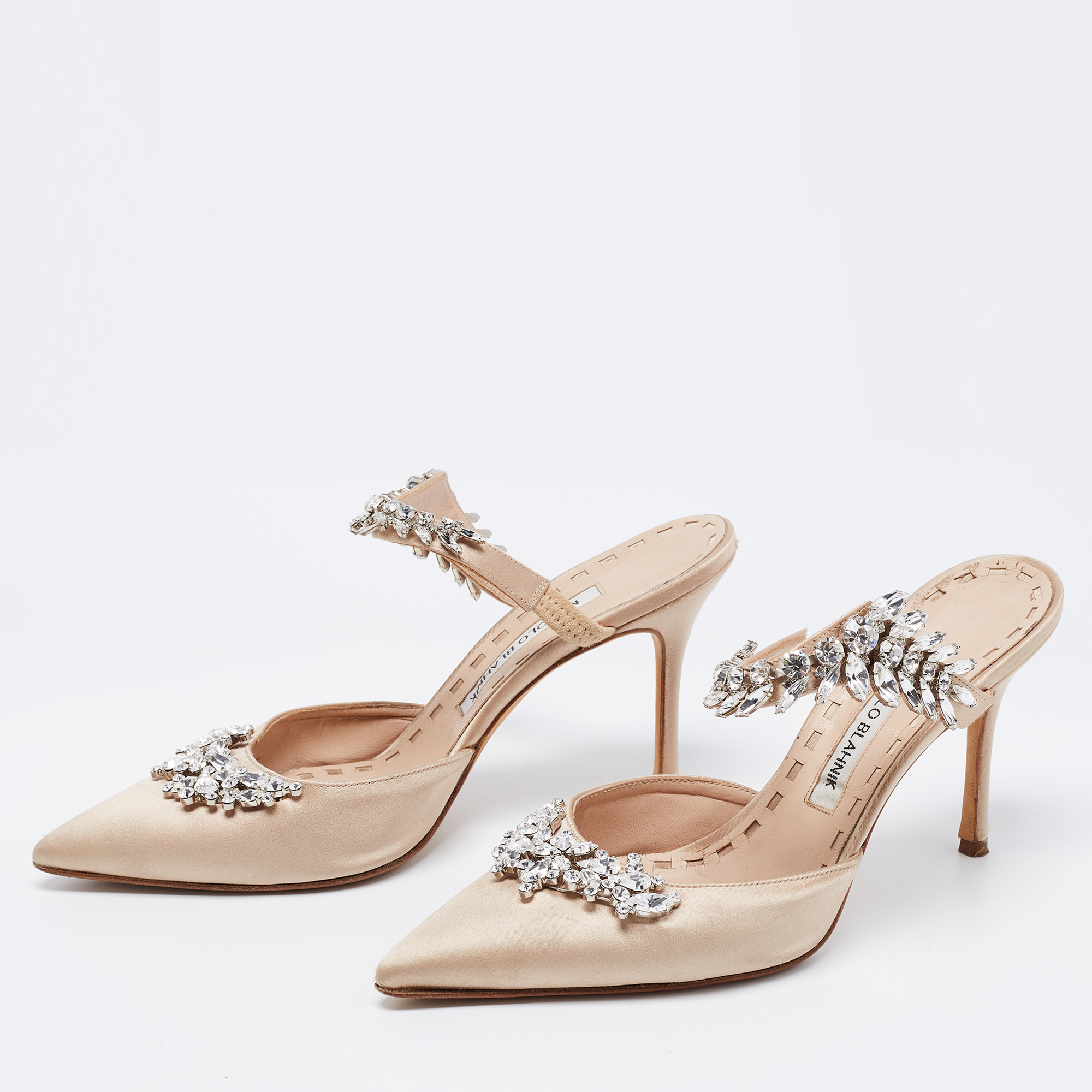 

Manolo Blahnik Champagne Satin Lurum Sandals Size, Beige