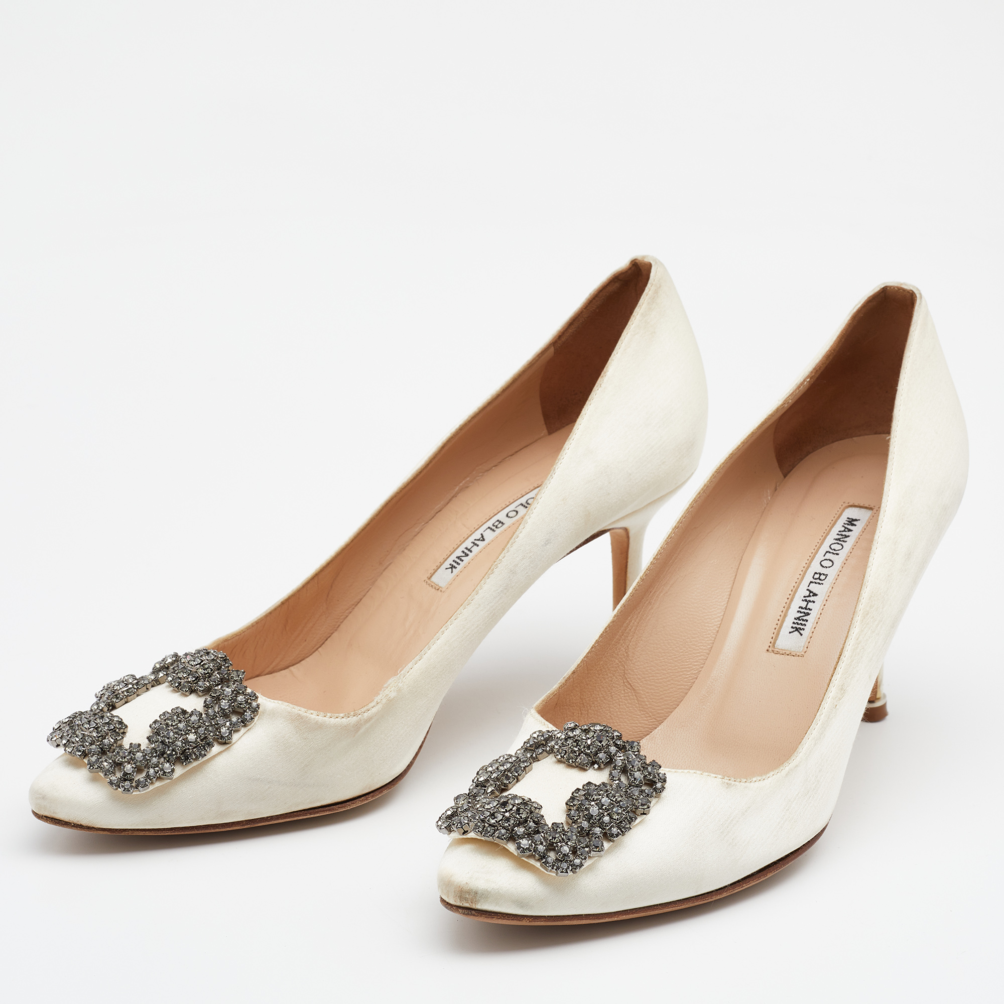 

Manolo Blahnik Cream Satin Hangisi Crystal Embellished Pumps Size