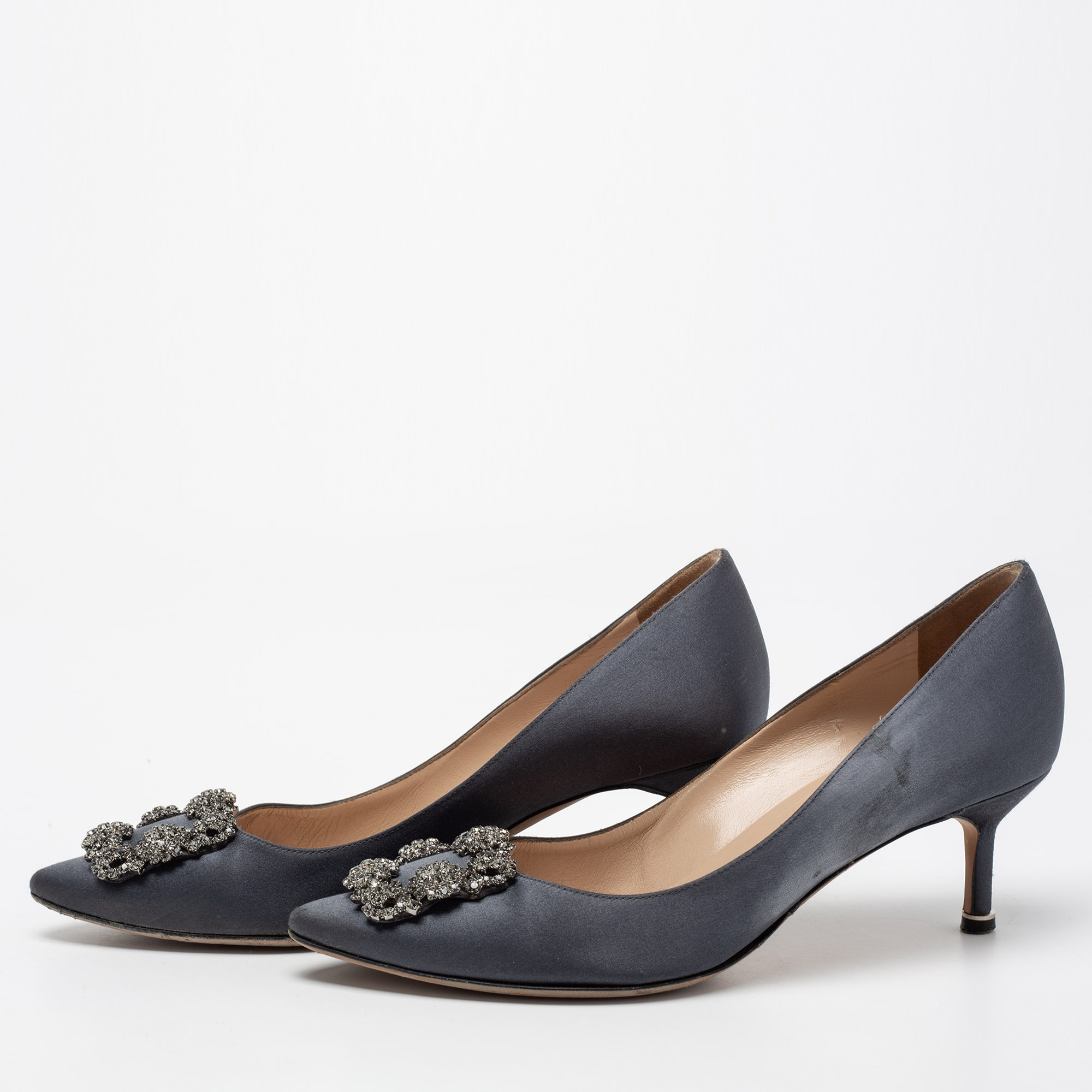 

Manolo Blahnik Grey Satin Hangisi Embellished Pumps Size