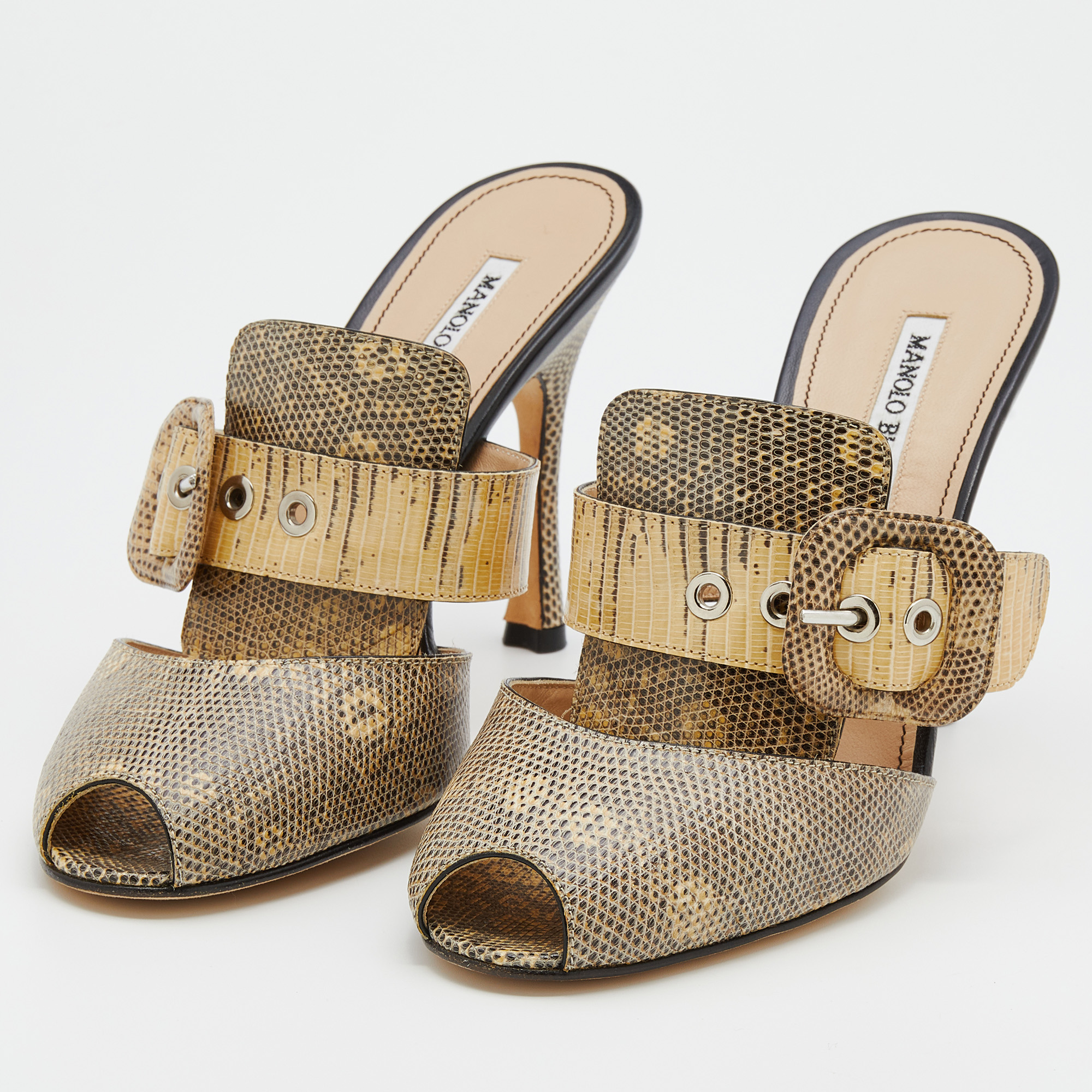 

Manolo Blahnik Beige Lizard Buckle Slides Size