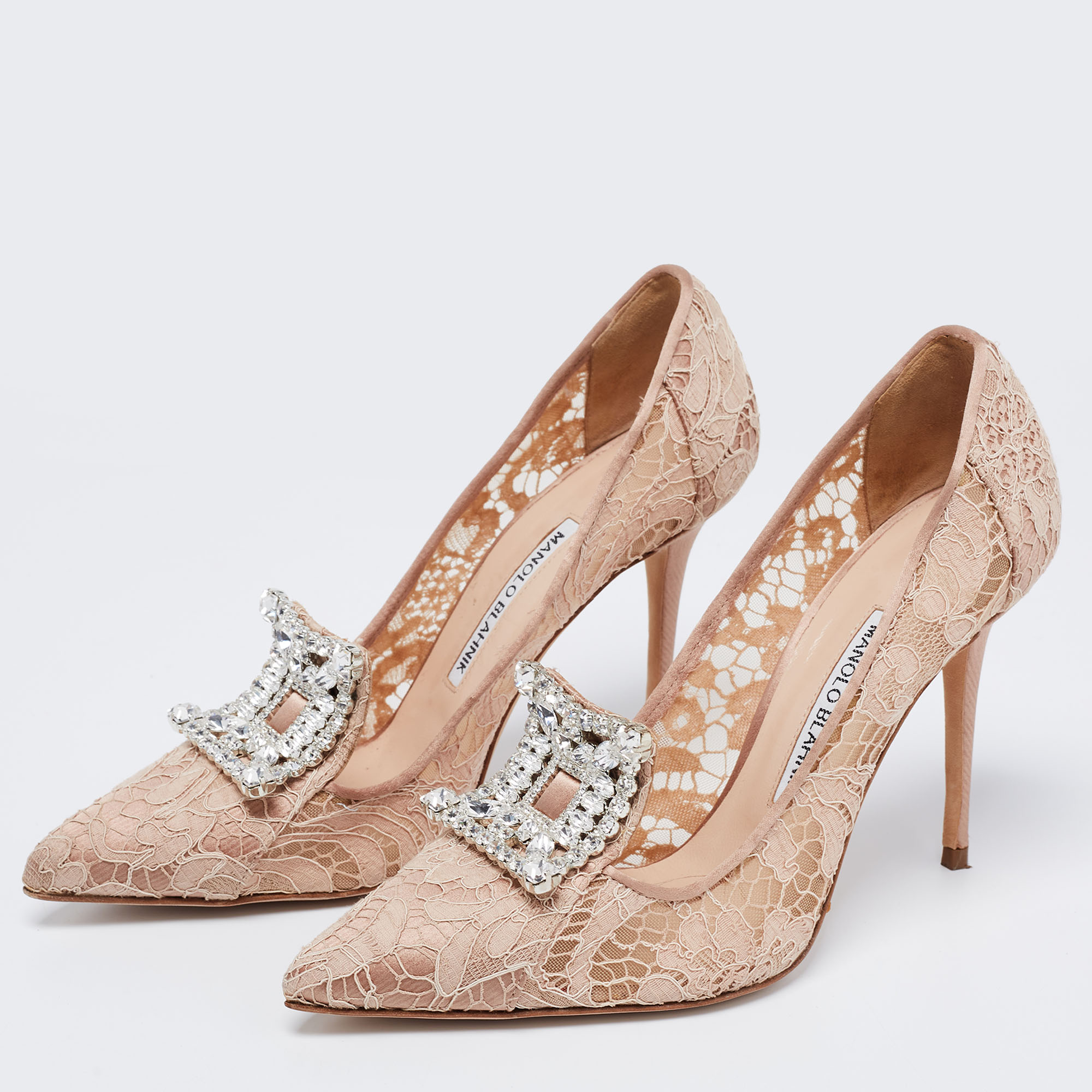 

Manolo Blahnik Dusty Pink Lace Borlak Crystal Embellished Pumps Size