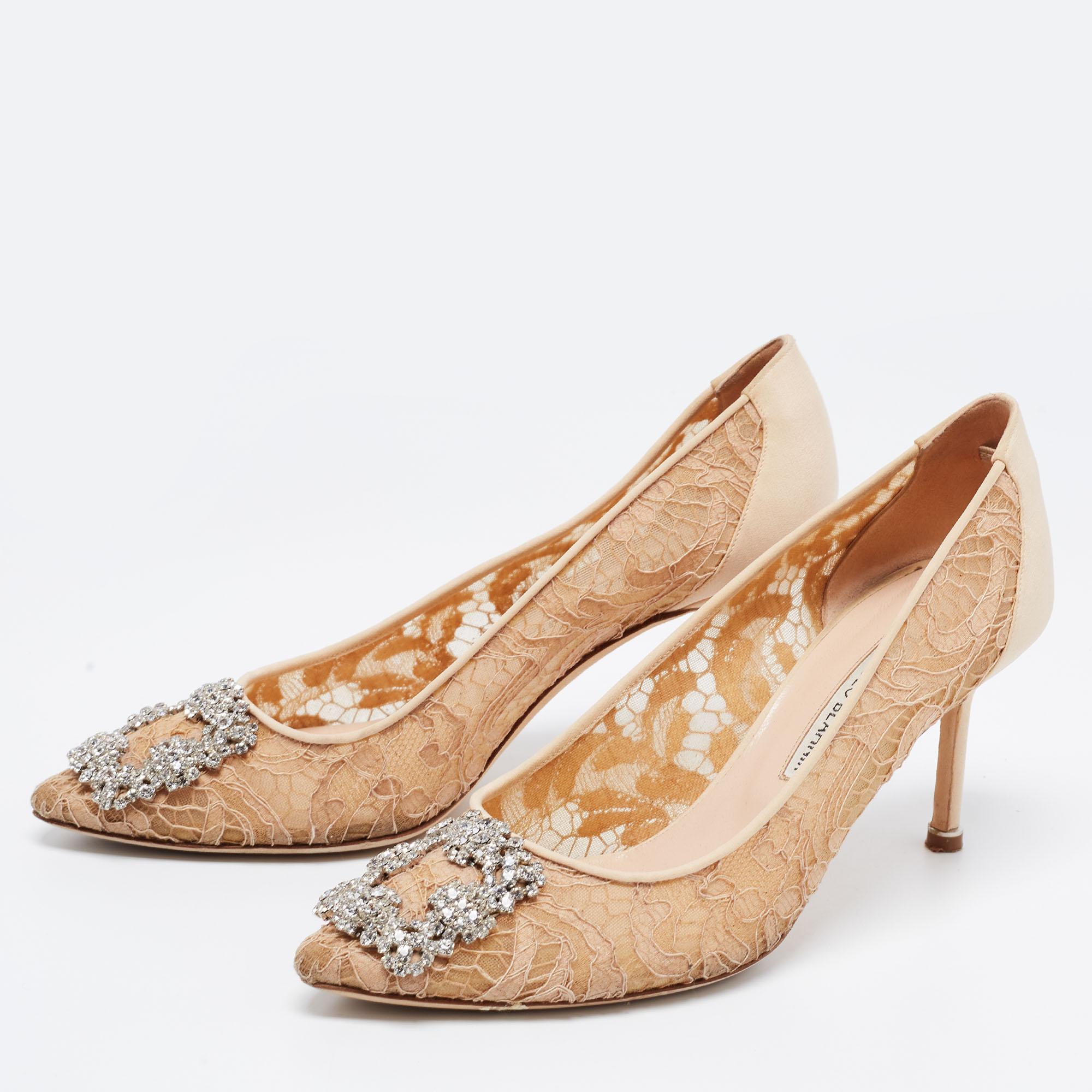 

Manolo Blahnik Beige Lace and Satin Hangisi Pumps Size