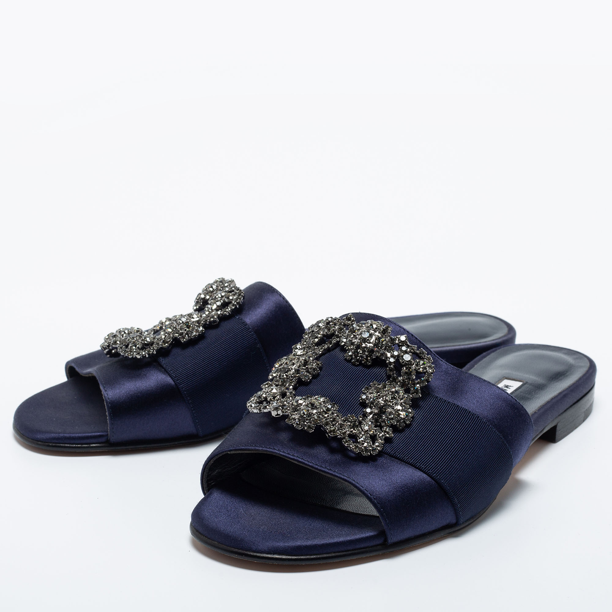 

Manolo Blahnik Navy Blue Satin Martamod Flat Sandals Size