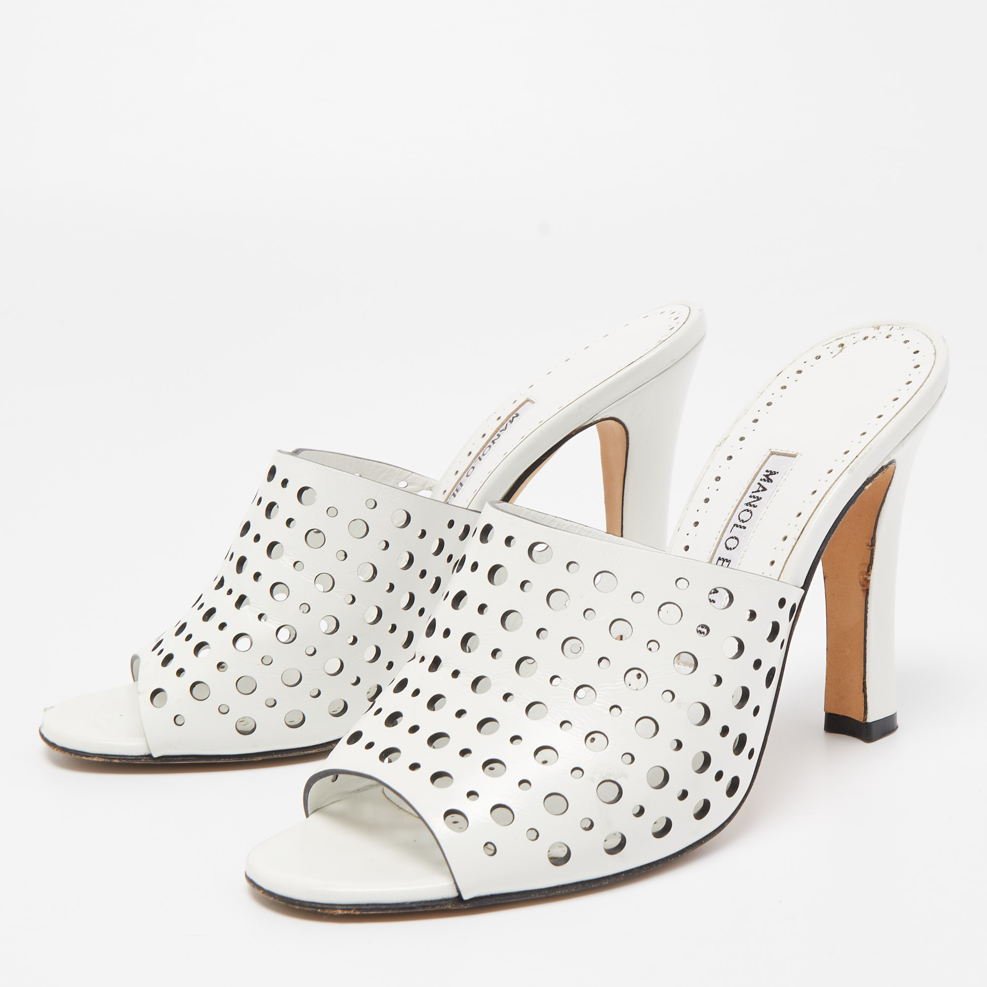 

Manolo Blahnik White Laser Cut Leather Slide Sandals Size