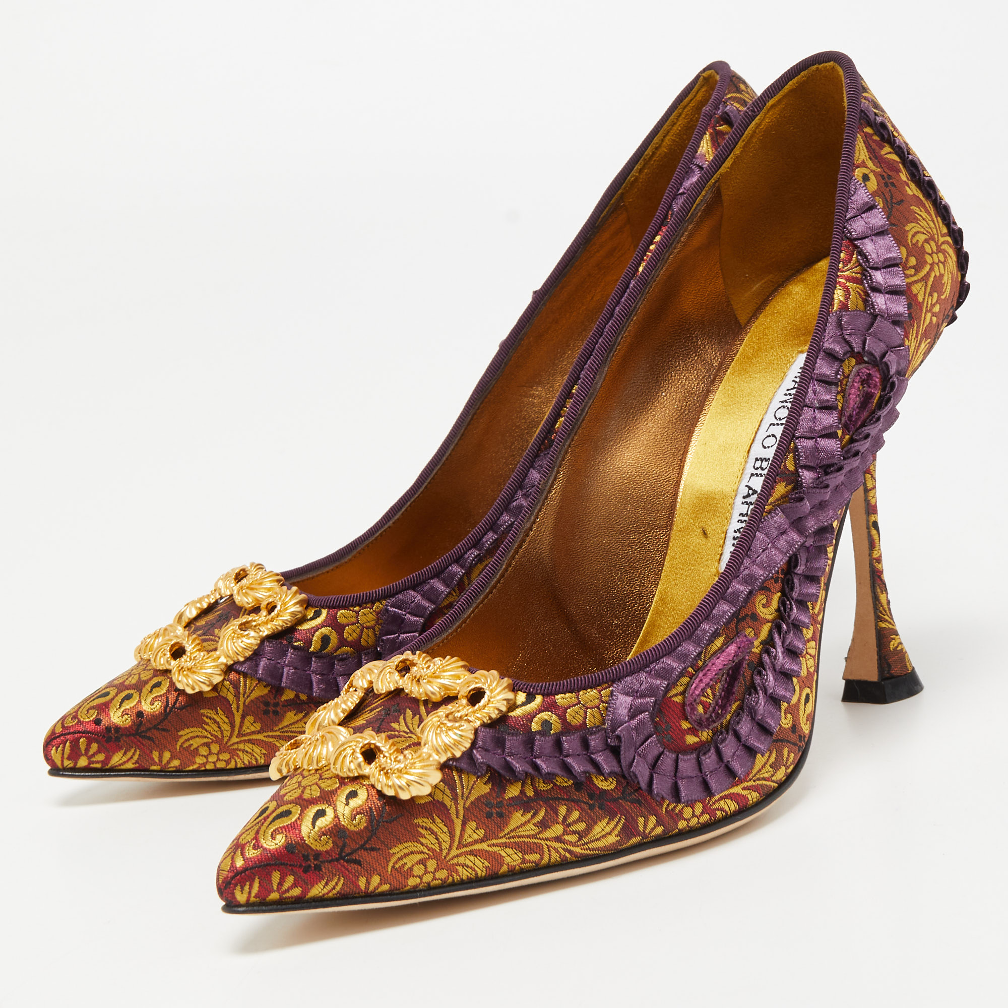 

Manolo Blahnik Multicolor Brocade Fabric Hangisi Pointed Toe Pumps Size