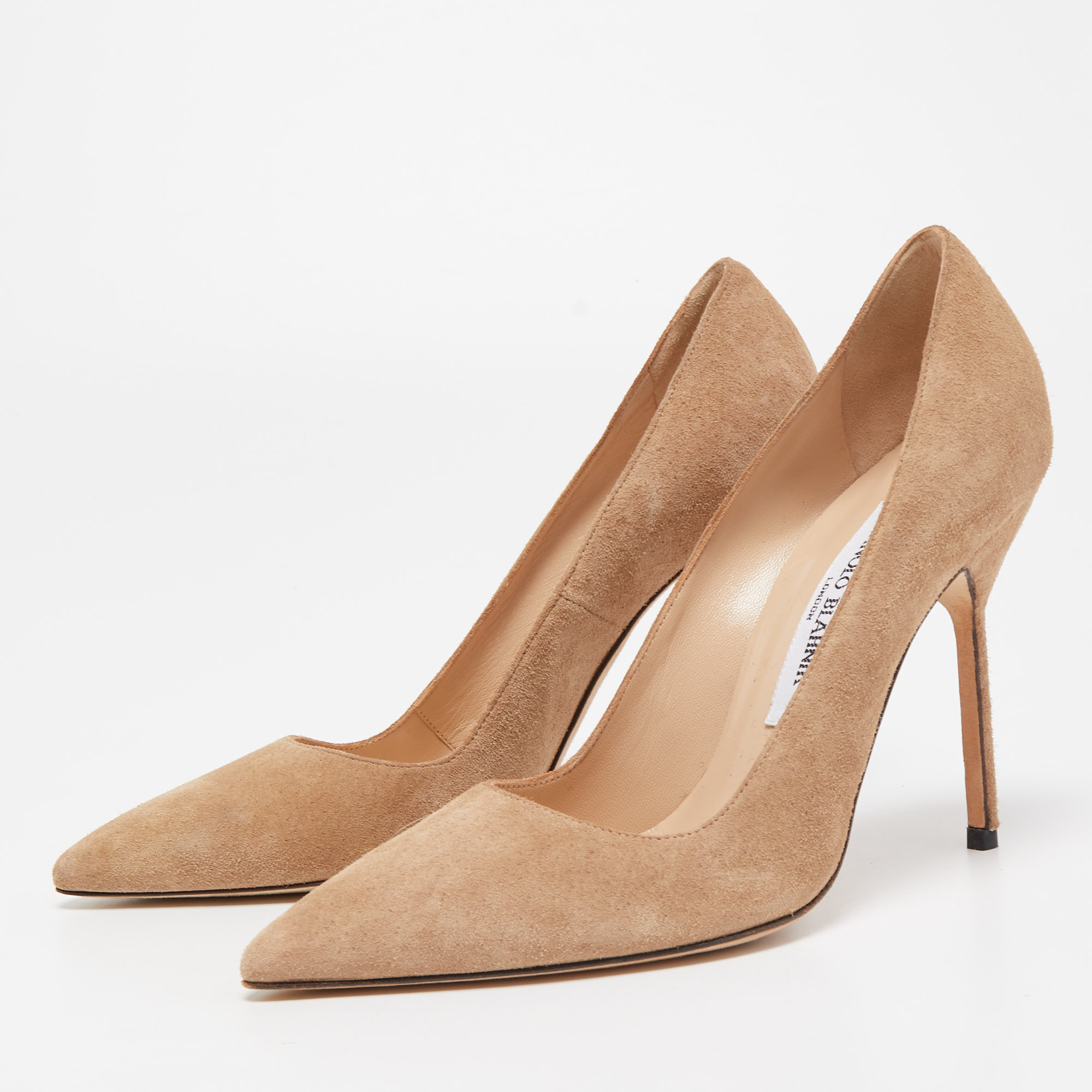 

Manolo Blahnik Beige Suede BB Pumps Size