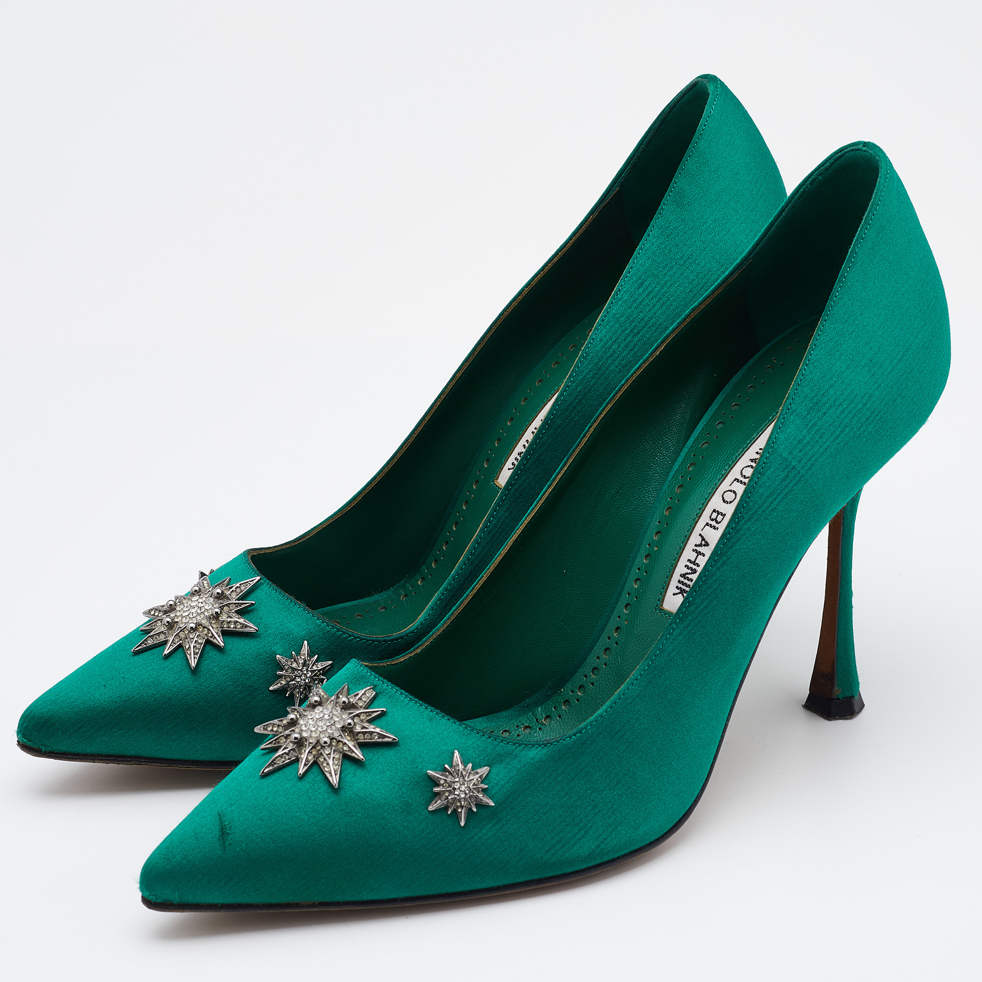 

Manolo Blahnik Green Satin Embellished Pointed Toe Pumps Size