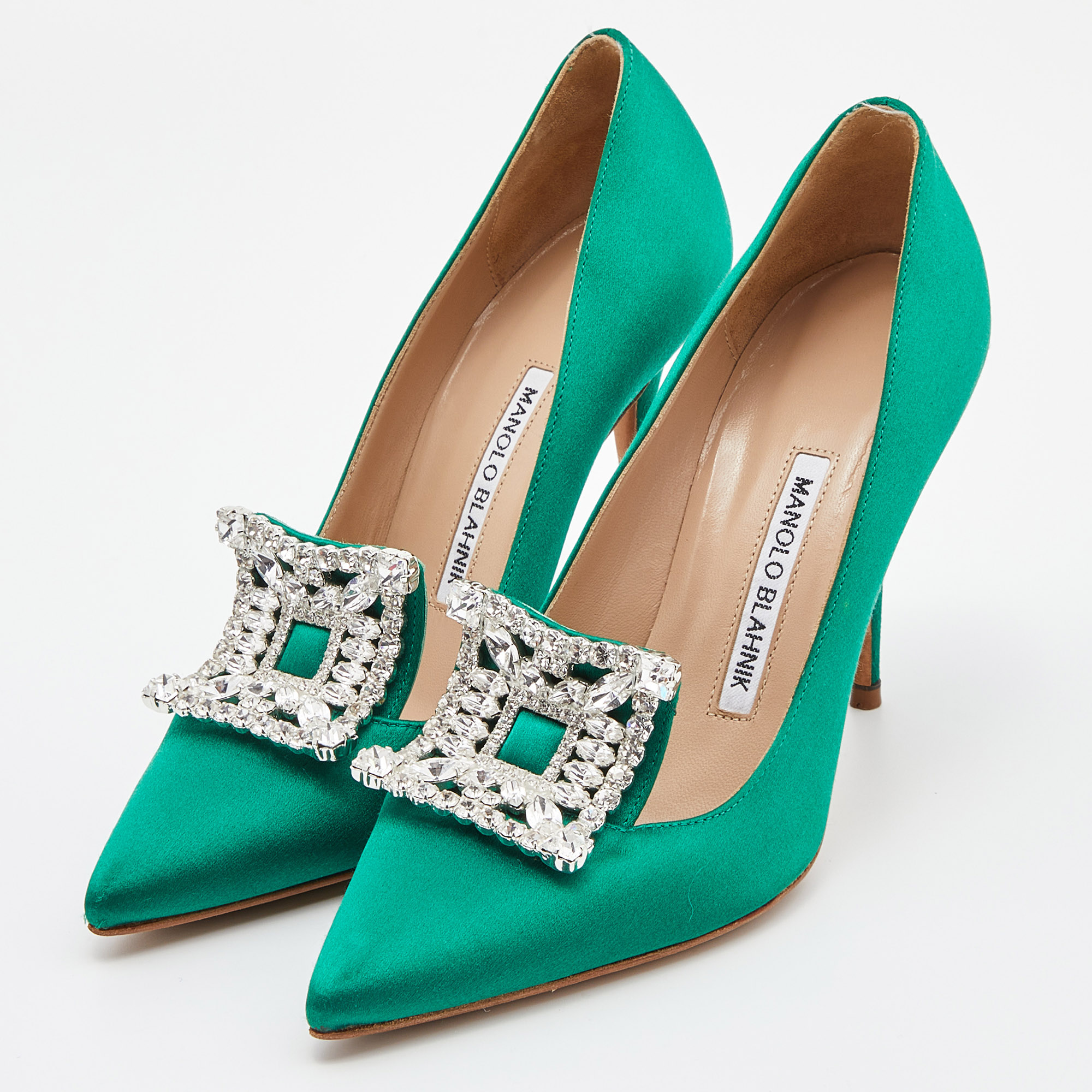 

Manolo Blahnik Green Satin Borlak Crystal Embellished Pointed Toe Pumps Size