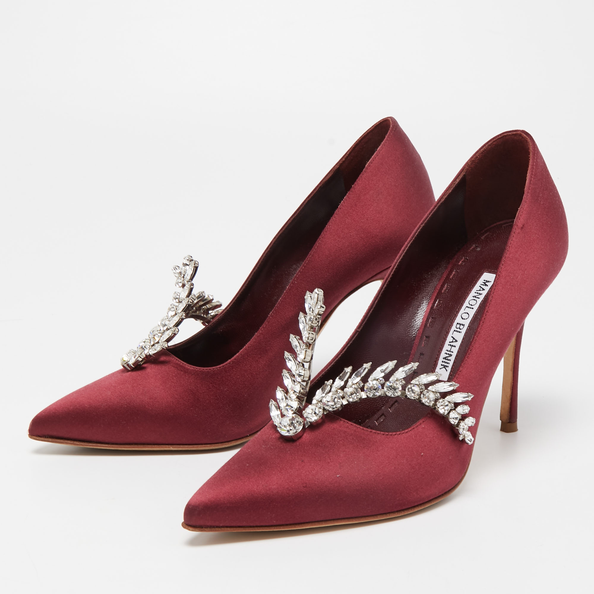 

Manolo Blahnik Burgundy Satin Shufti Crystals Embellished Pumps Size