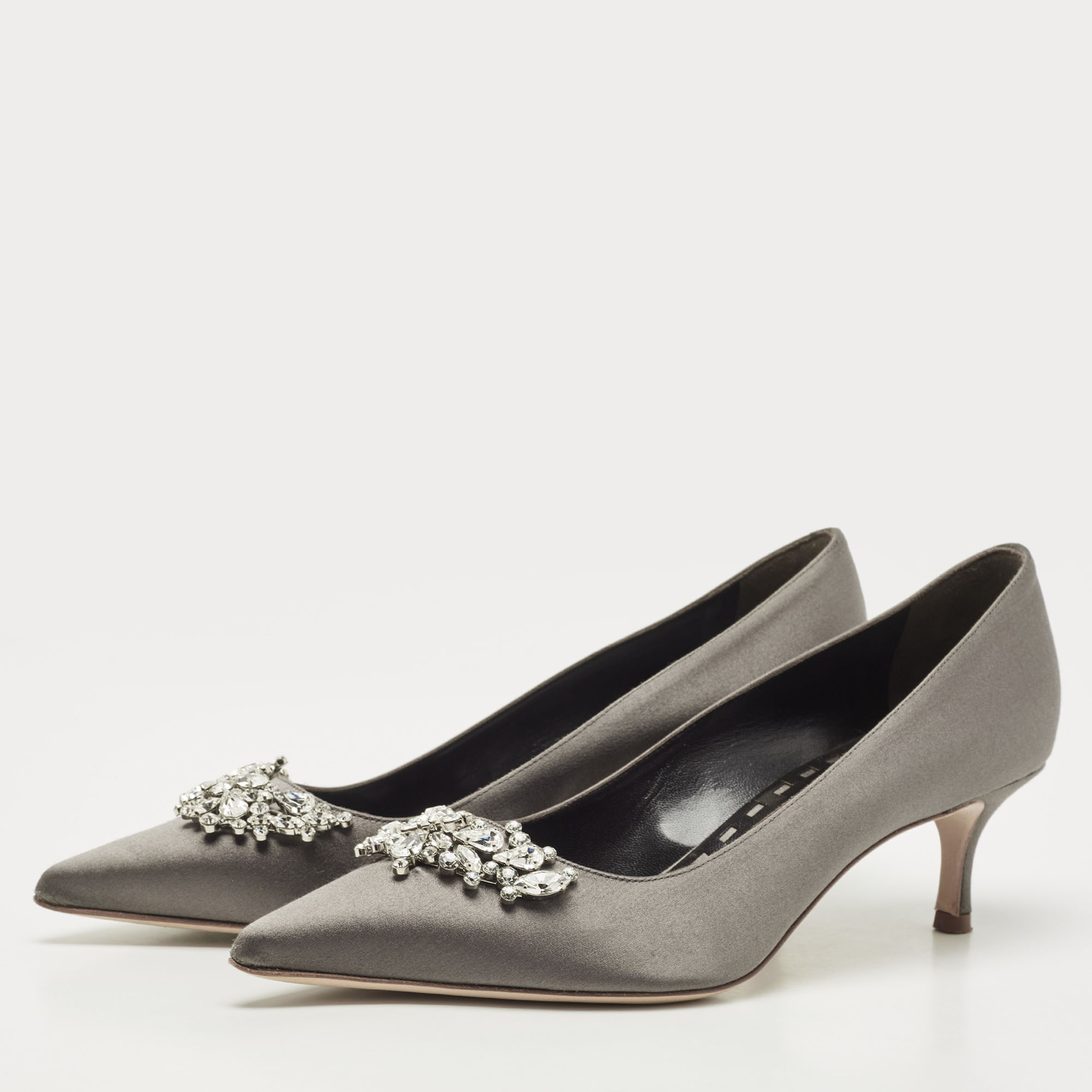 

Manolo Blahnik Grey Satin Lurum Crystals Embellished Pumps Size