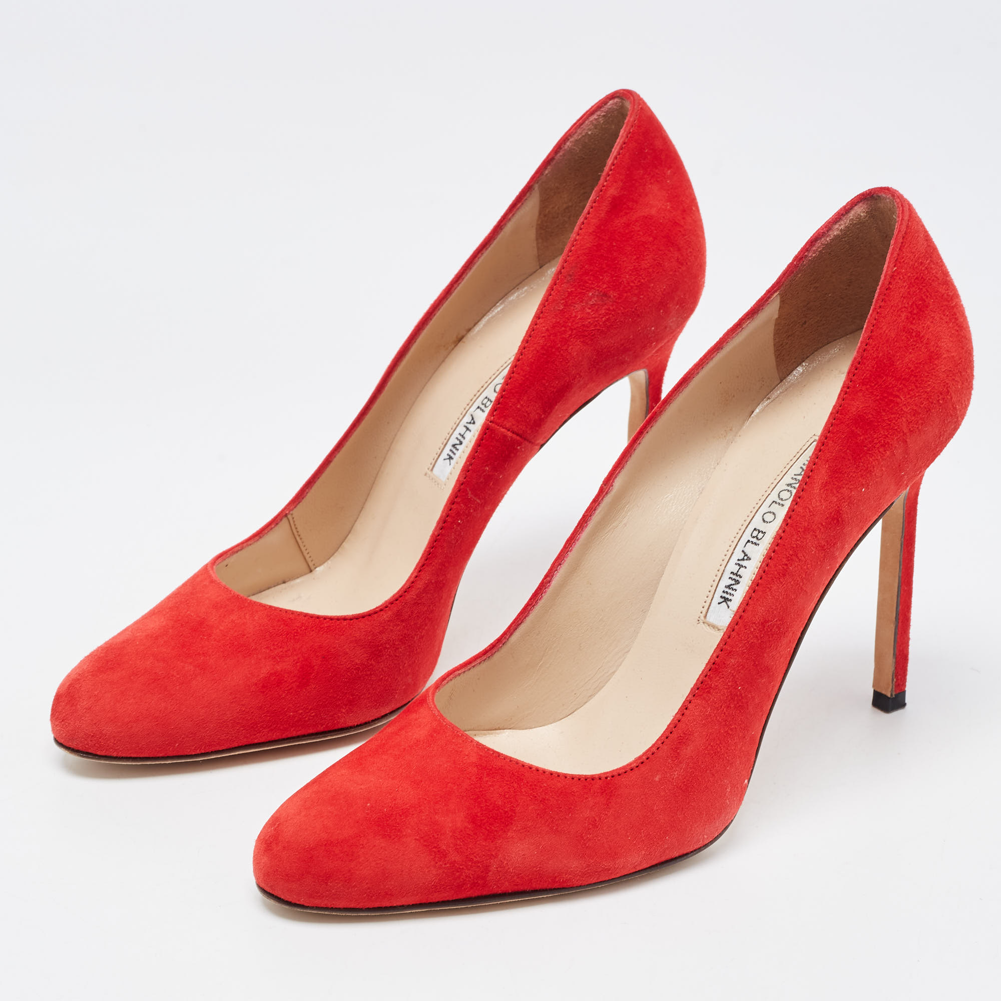 

Manolo Blahnik Red Suede Round Toe Pumps Size